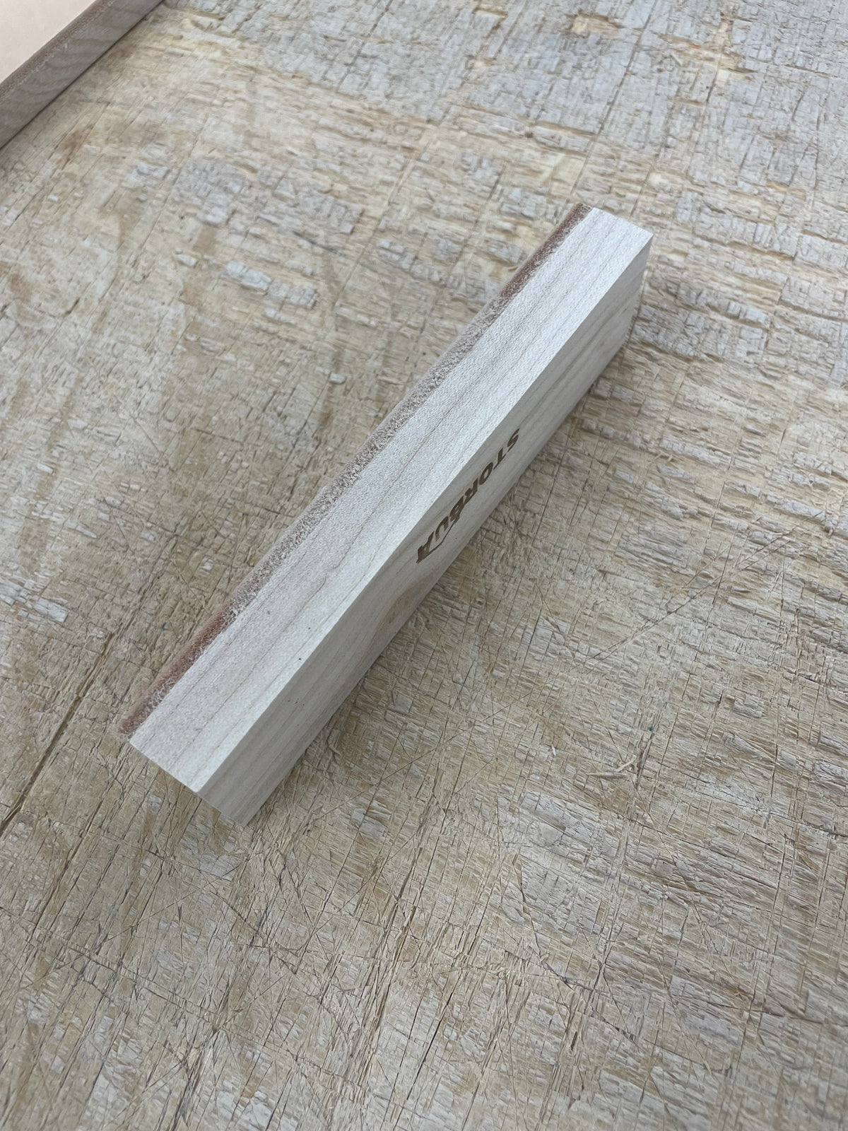 Nahkastroppi käsintehty 140x35mm
