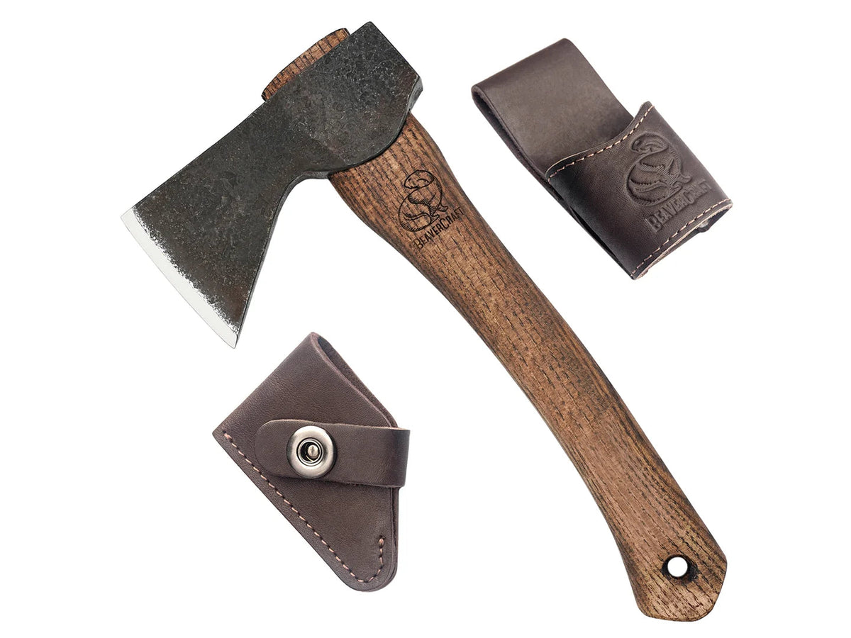 Kirves teräsuojalla AX1 Bushcraft Hatchet