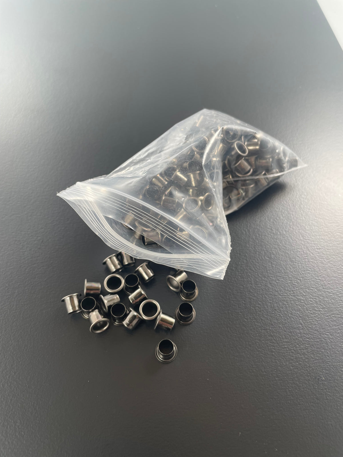 1/4” niitit KYDEXille (200 kpl)