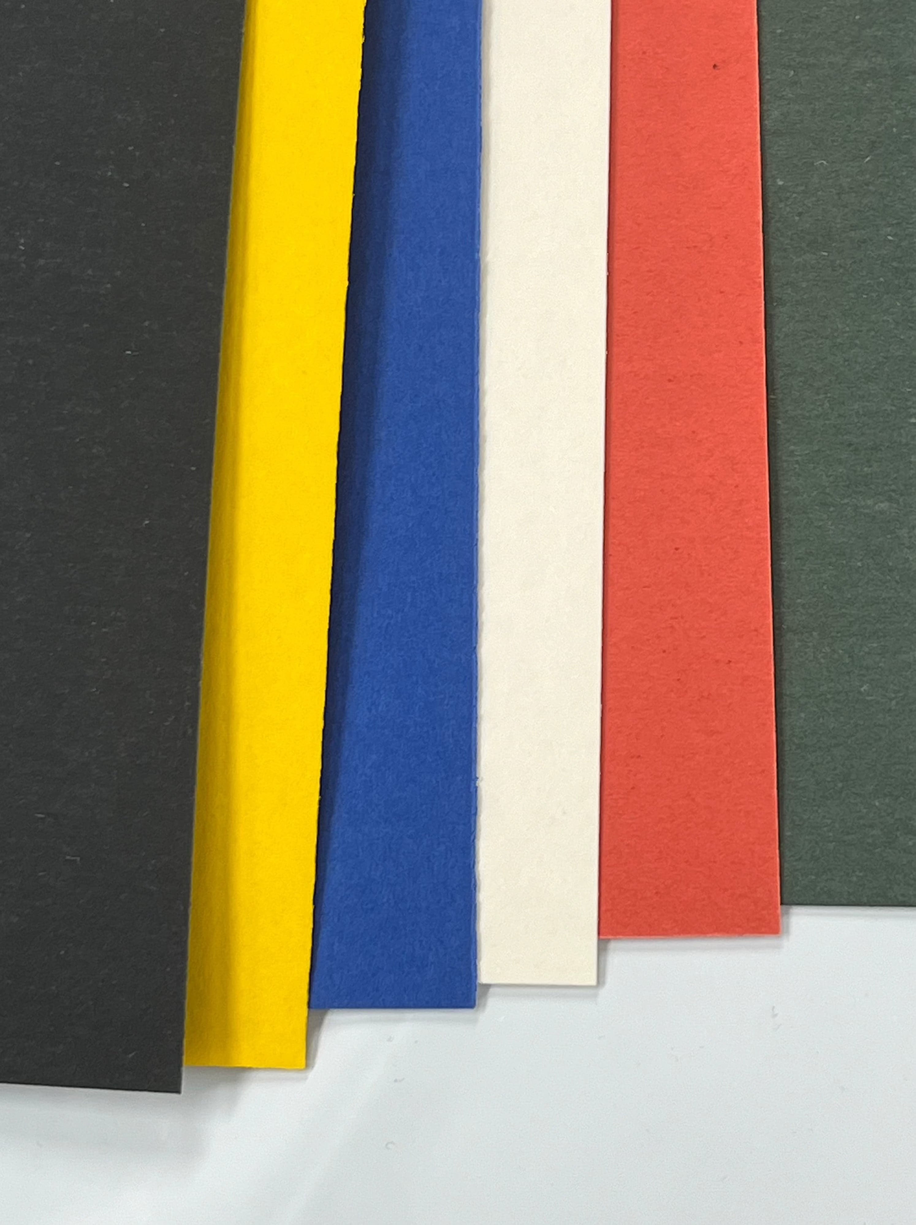 Vulkanisoitu kuituvälilevy (spacer/liner)
