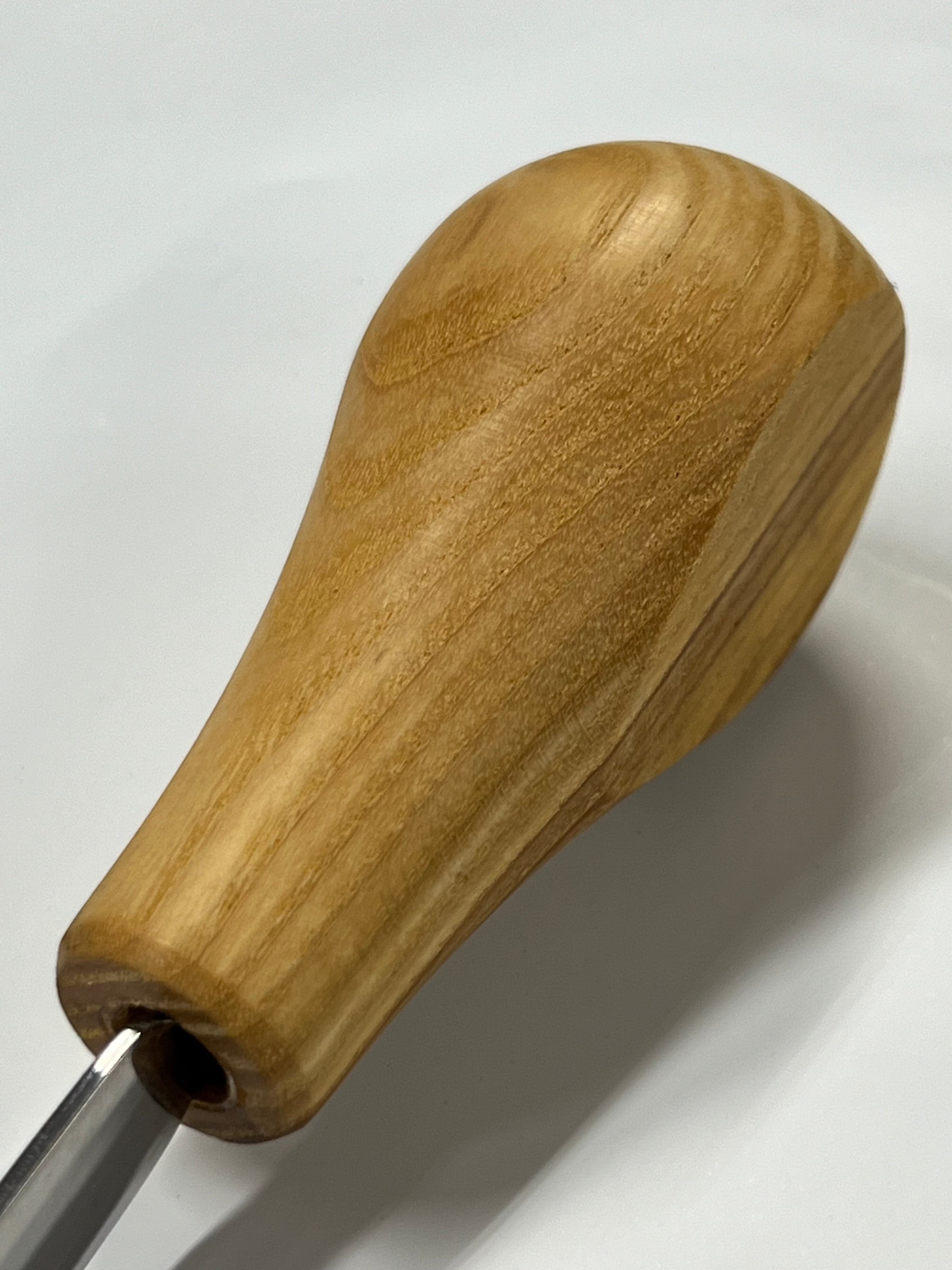 Puuntyöstötaltat 75x12 mm suora pyöristetty taltta P5/12 pallokahvalla