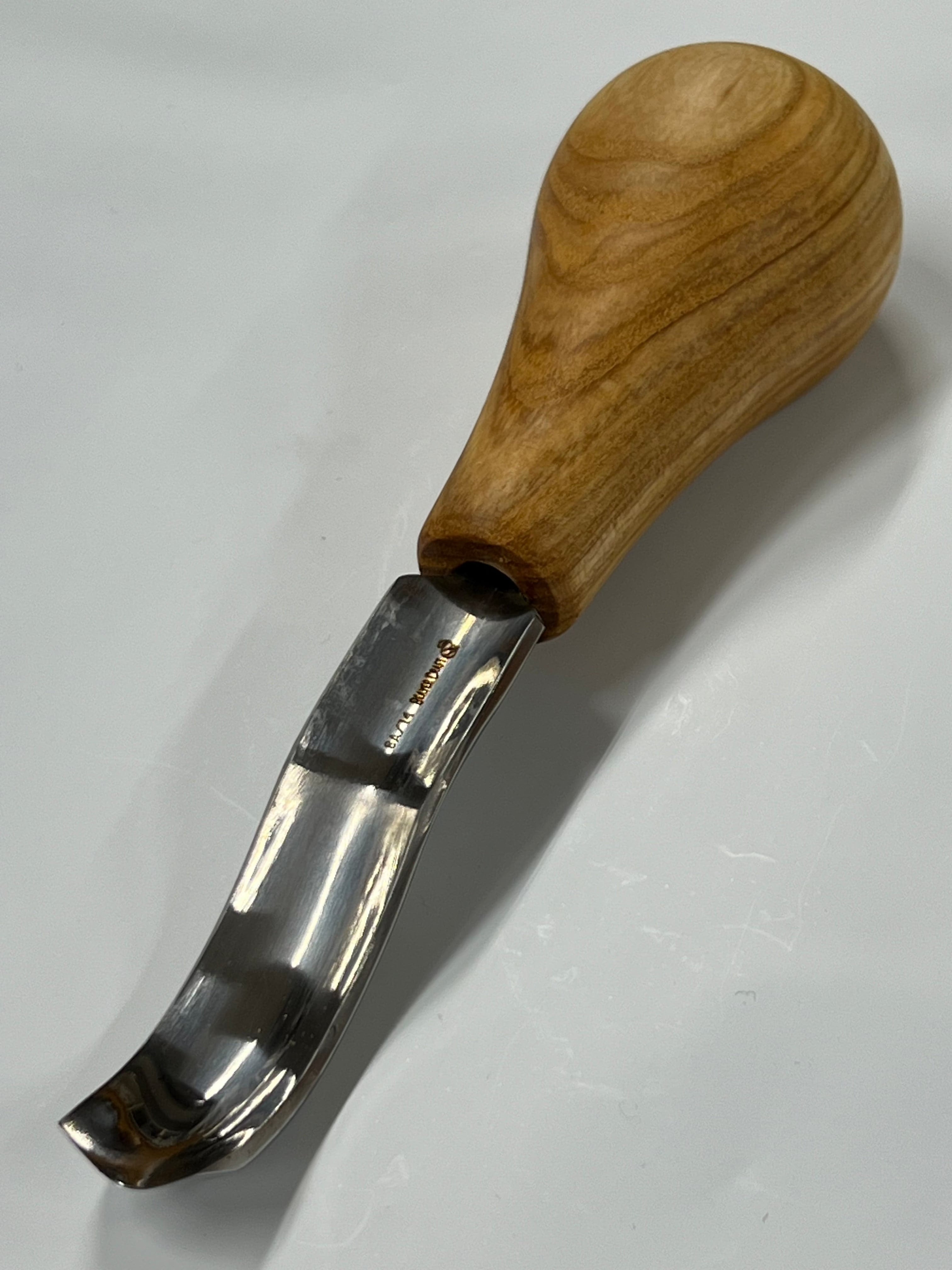 Puunveistotaltta 75x14mm taivutettu pyöristetty taltta P8a/14 pallokahvalla