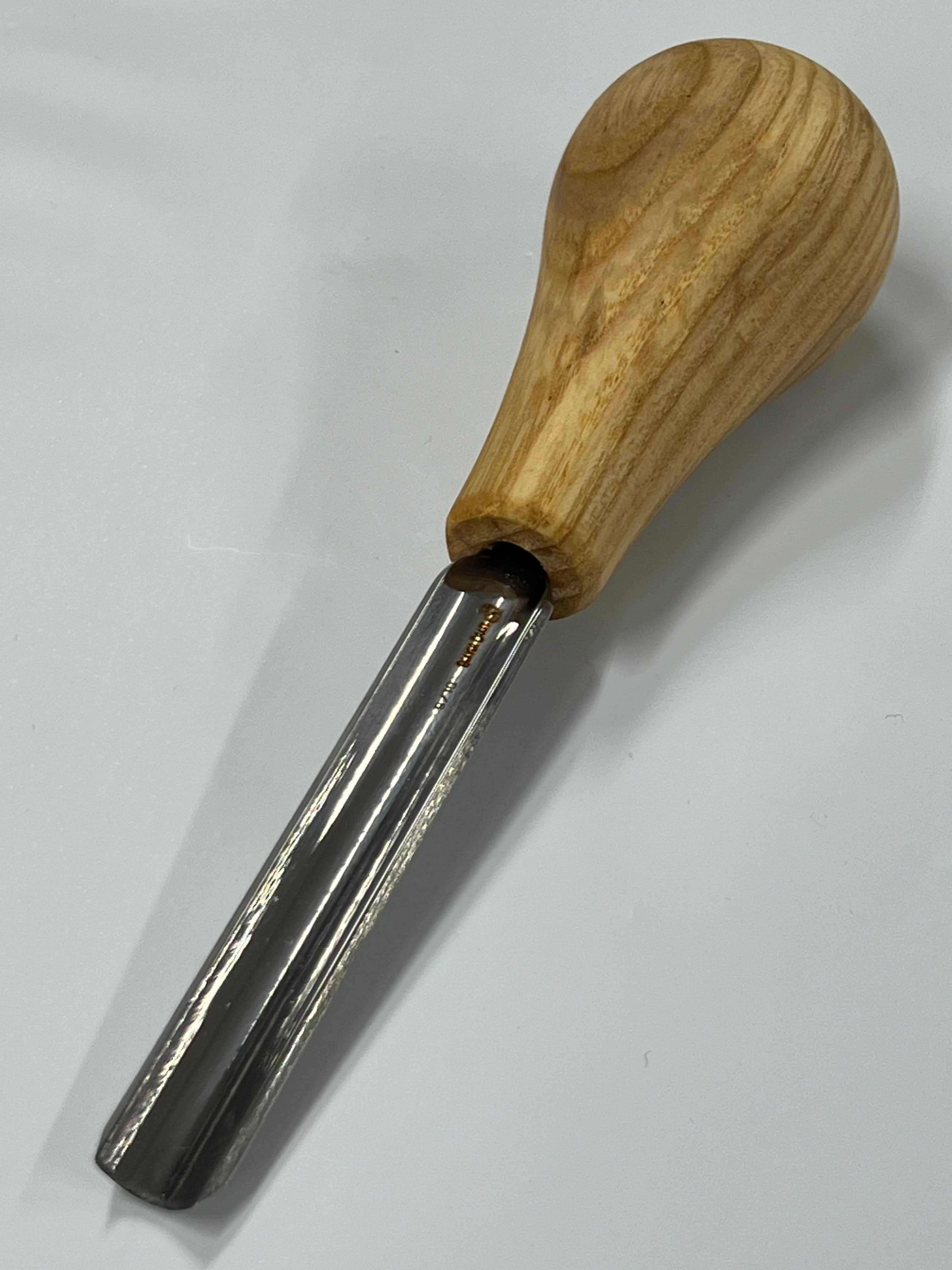 Puuntyöstötaltta 75x10 mm suora pyöristetty taltta P9/10 pallokahvalla