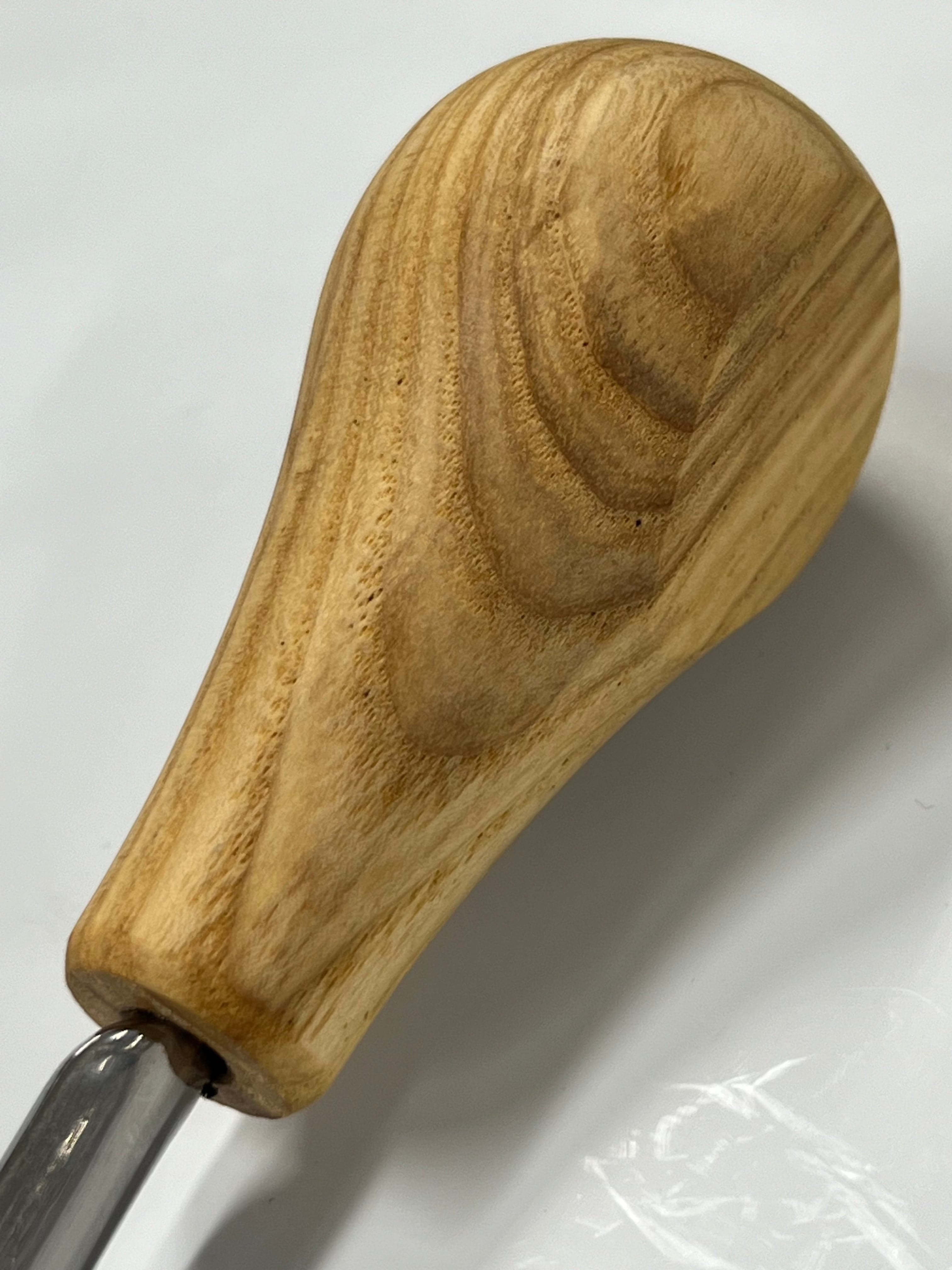 Puuntyöstötaltta 75x10 mm suora pyöristetty taltta P9/10 pallokahvalla