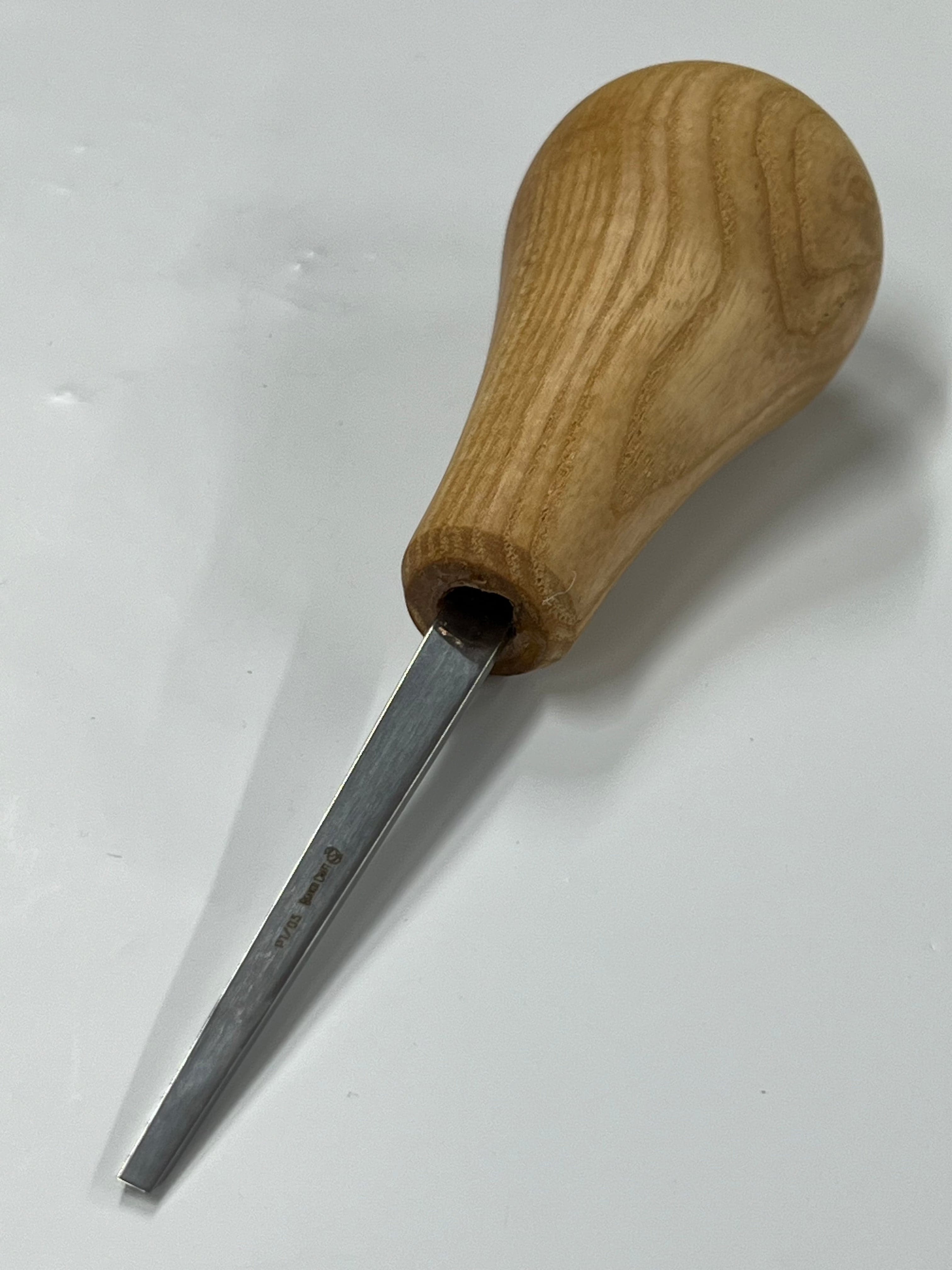 Puuntyöstötaltta 75x3 mm suora tasataltta P1/03 pallokahvalla