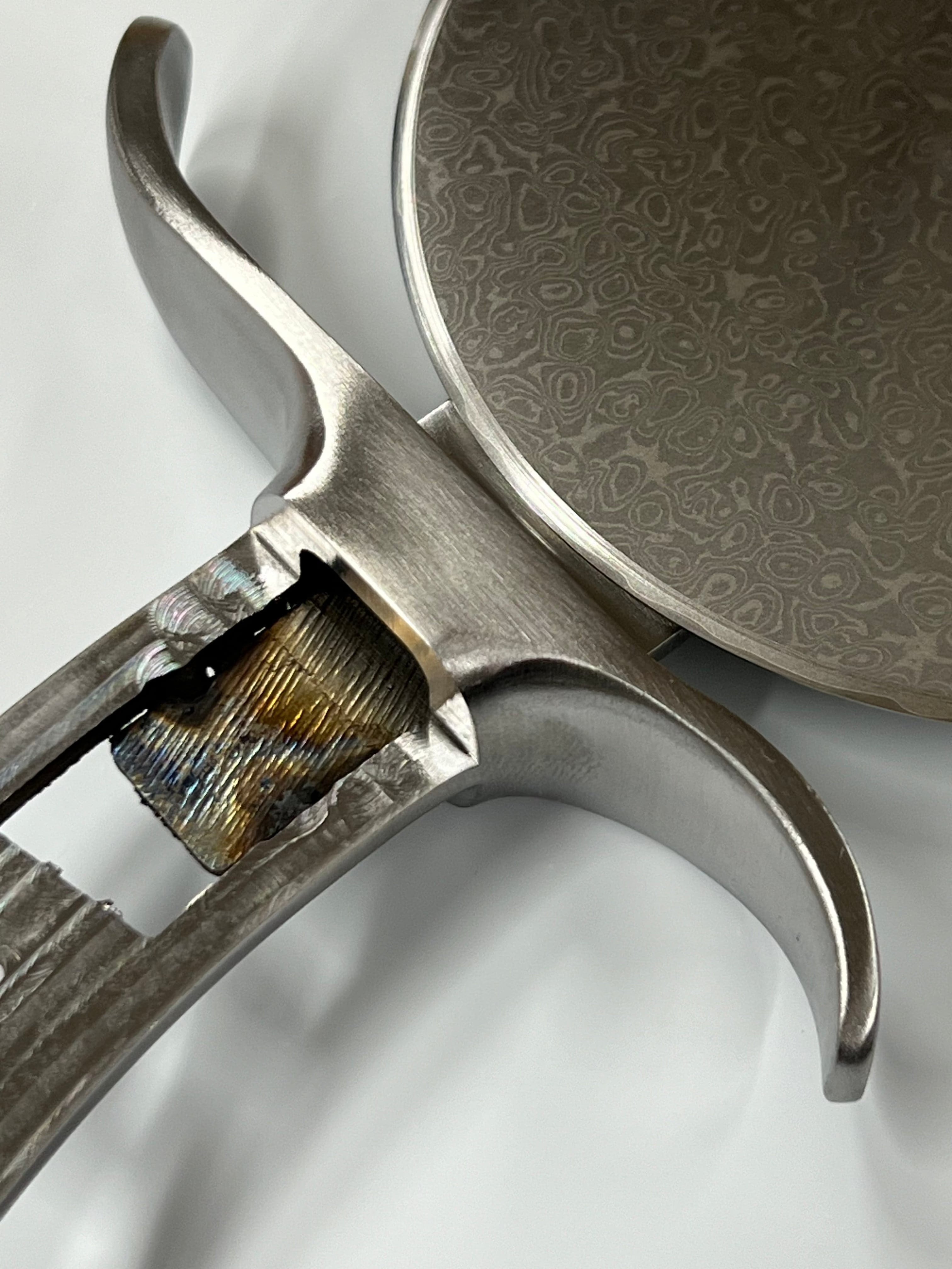 Pizzaleikkuri - VG10 Damask täysruoti etu- ja takaholkilla