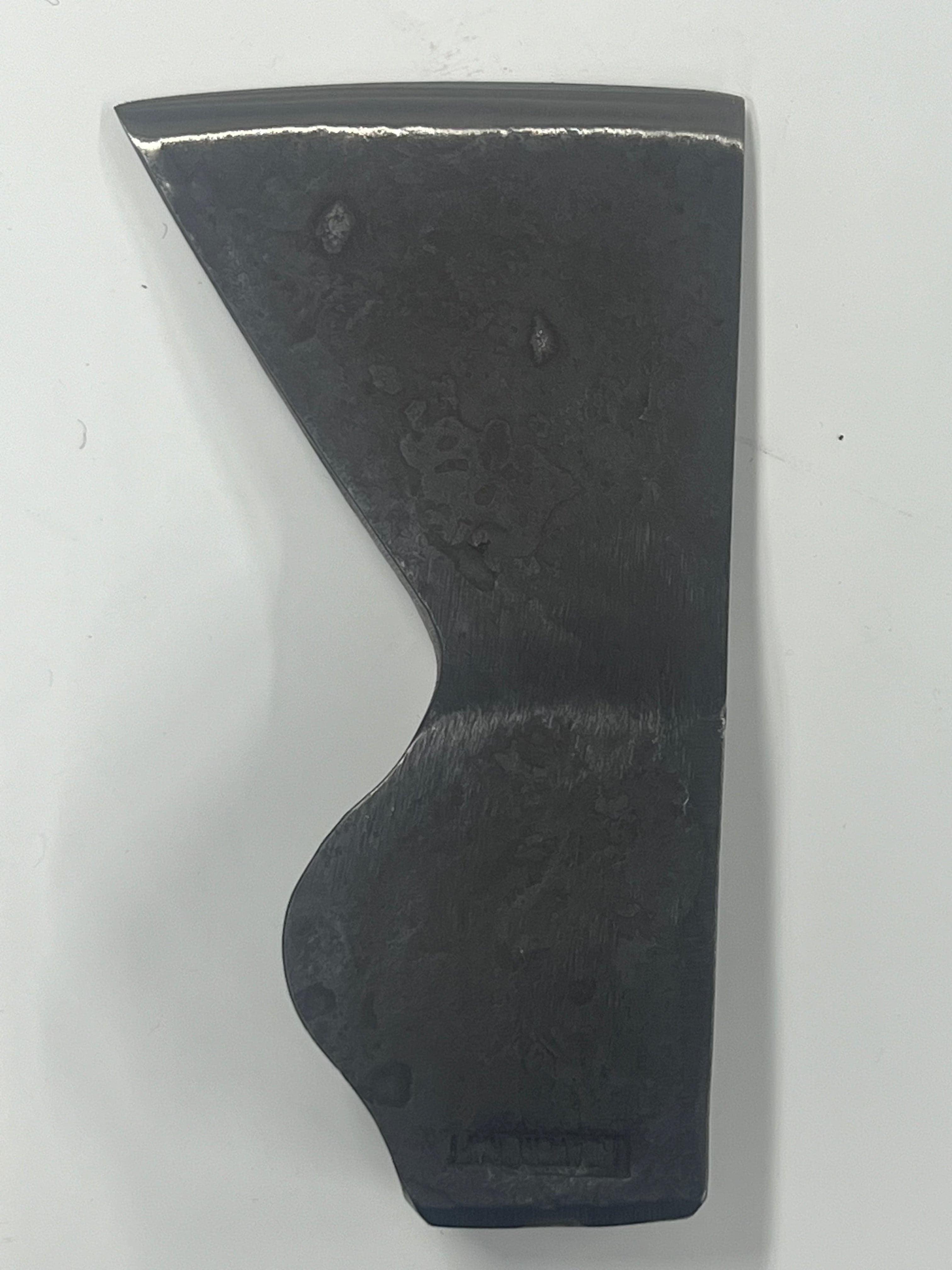 Kirveenpää teräsuojalla BAX1 Bushcraft Hatchet -pää