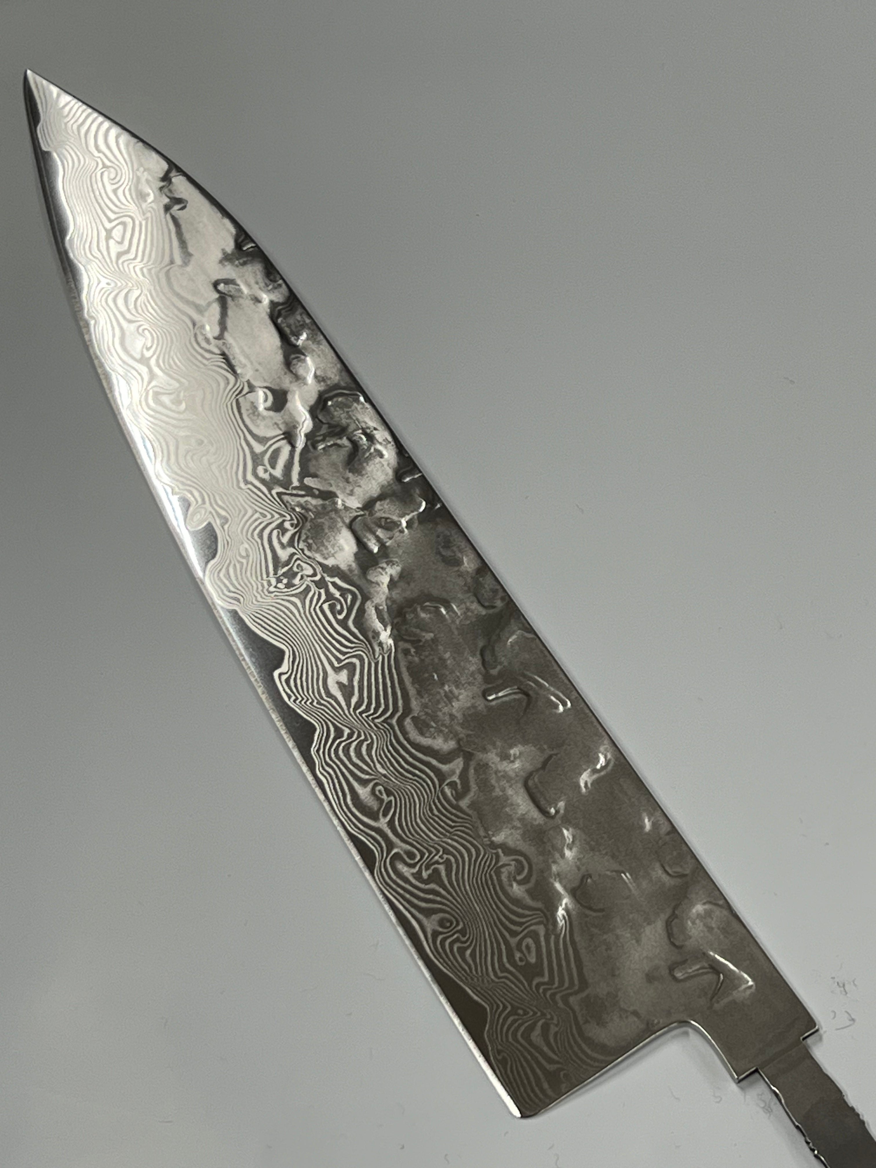 Kokkiveitsi 200mm VG-10 Kiillotettu Brute de forge Damaskus