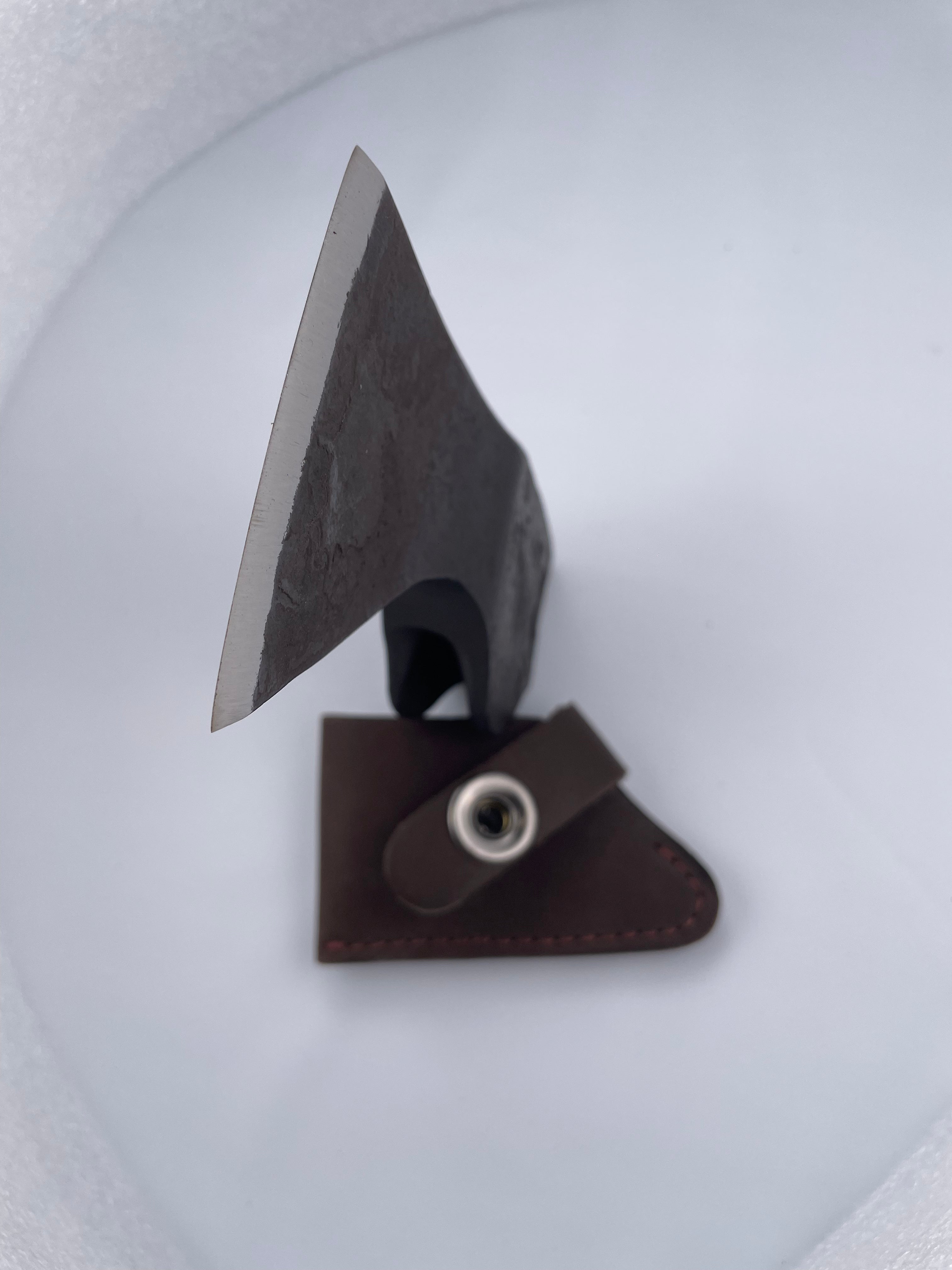 Kirveenpää teräsuojalla BAX1 Bushcraft Hatchet -pää