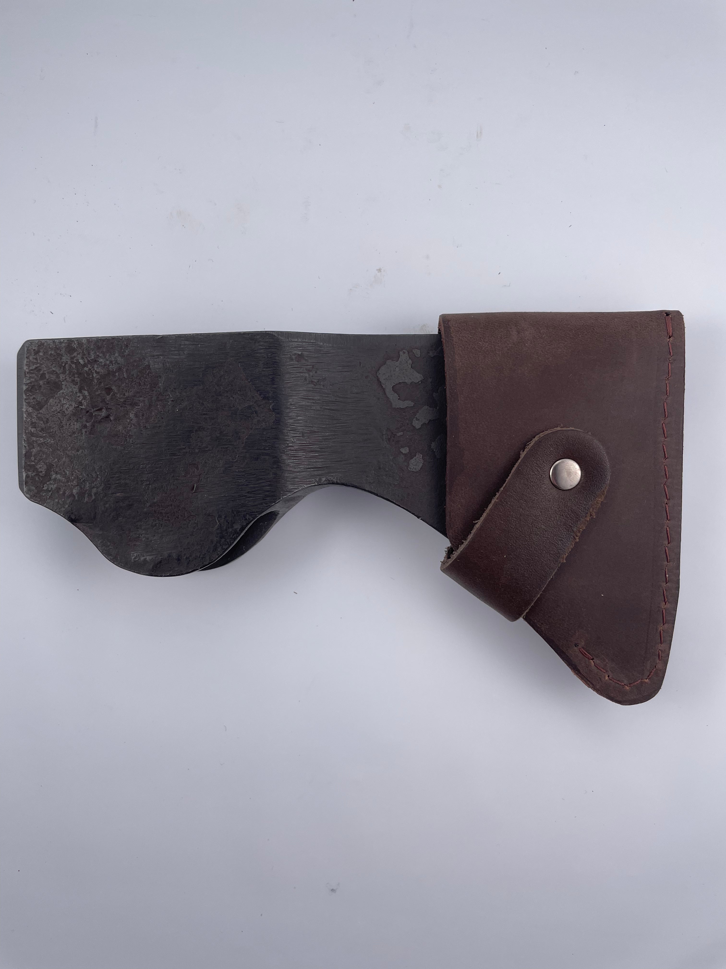 Kirveenpää teräsuojalla BAX1 Bushcraft Hatchet -pää