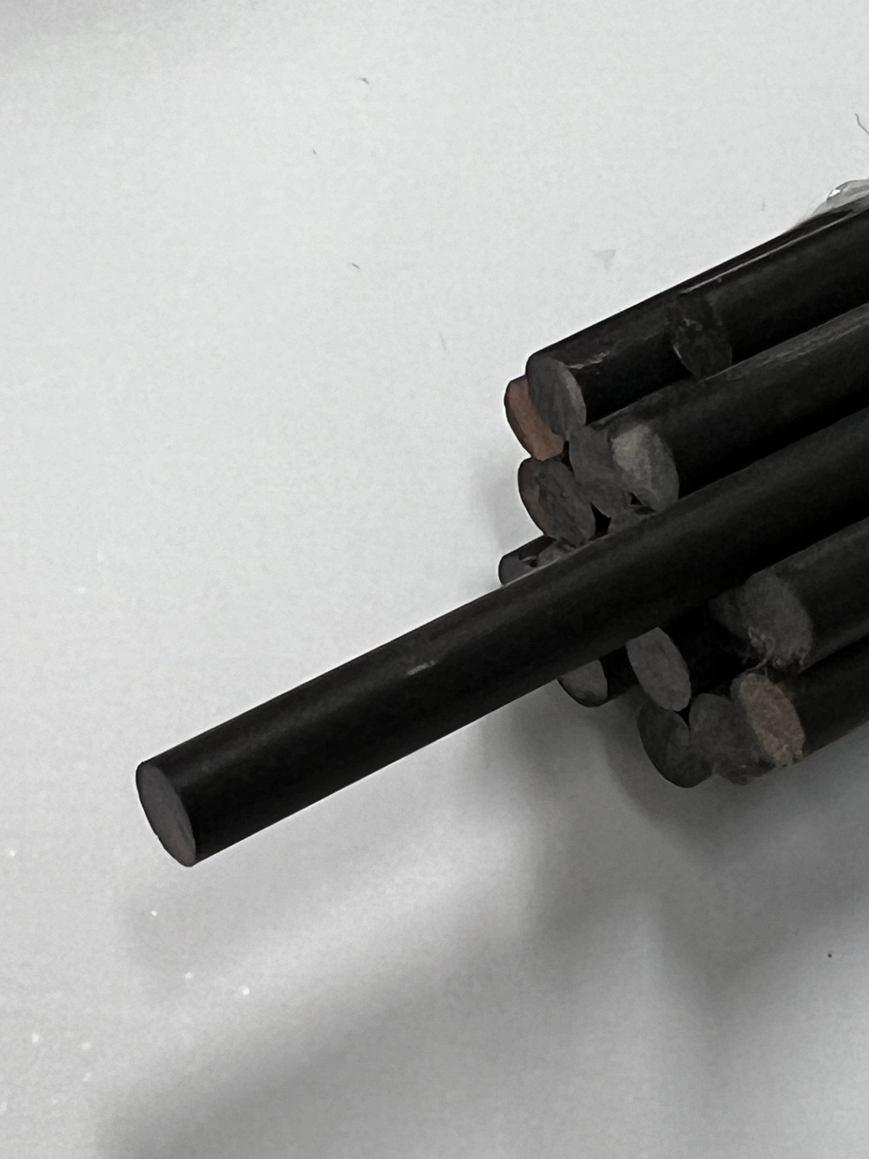 G10-pinni