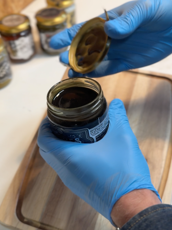 Viimeistelyaine puupinnoille yms. - Vinnie's Oil