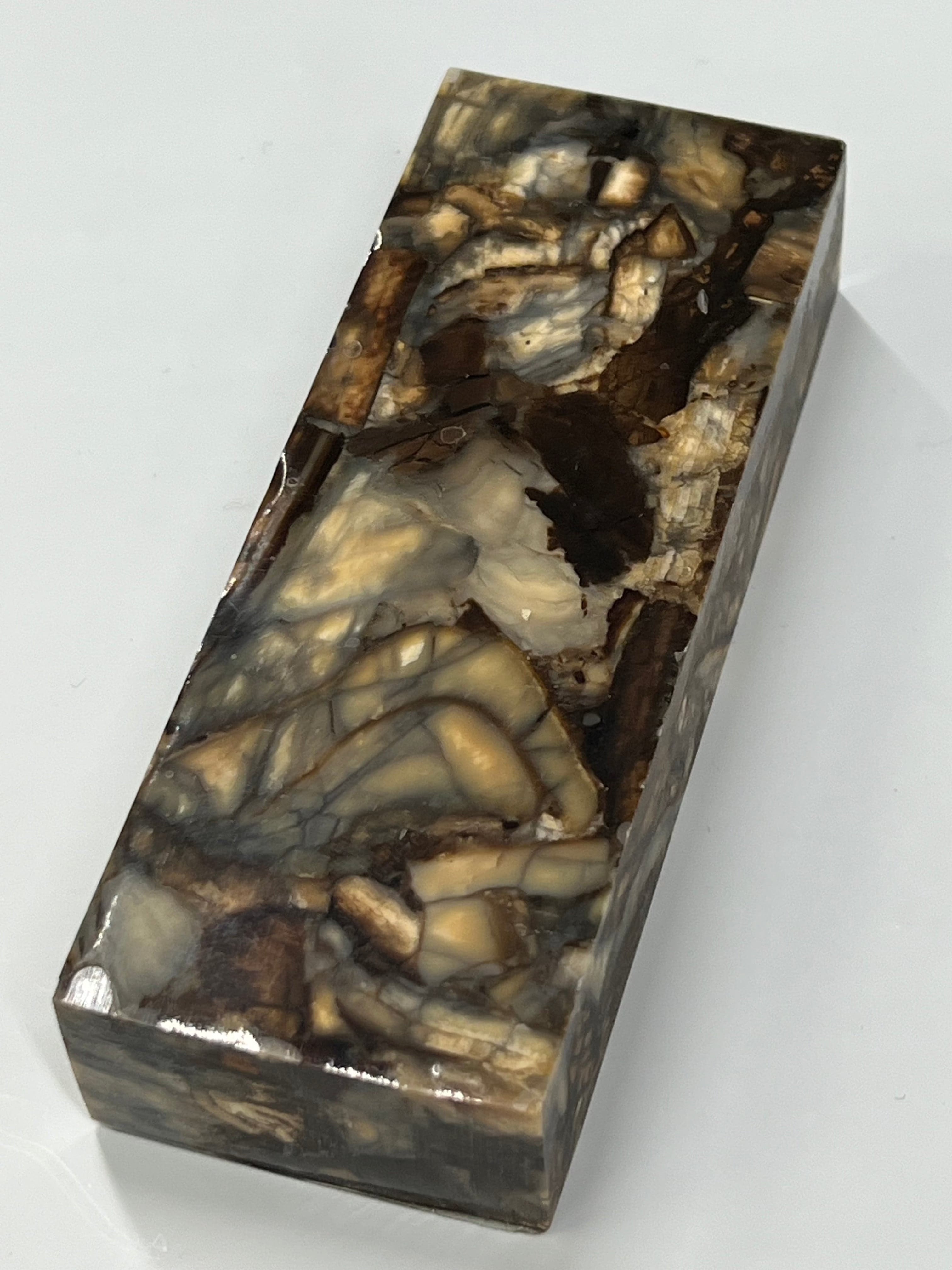 Mammutista valmistettu kahva-aihio M183 Fusion block