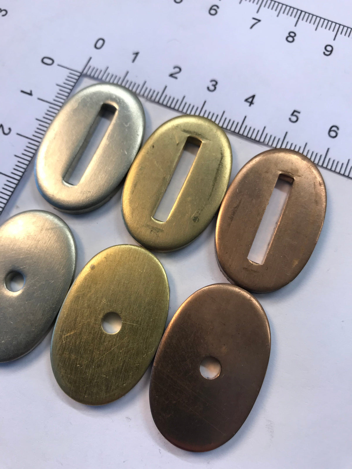Holk tai päätylevy 21x32mm