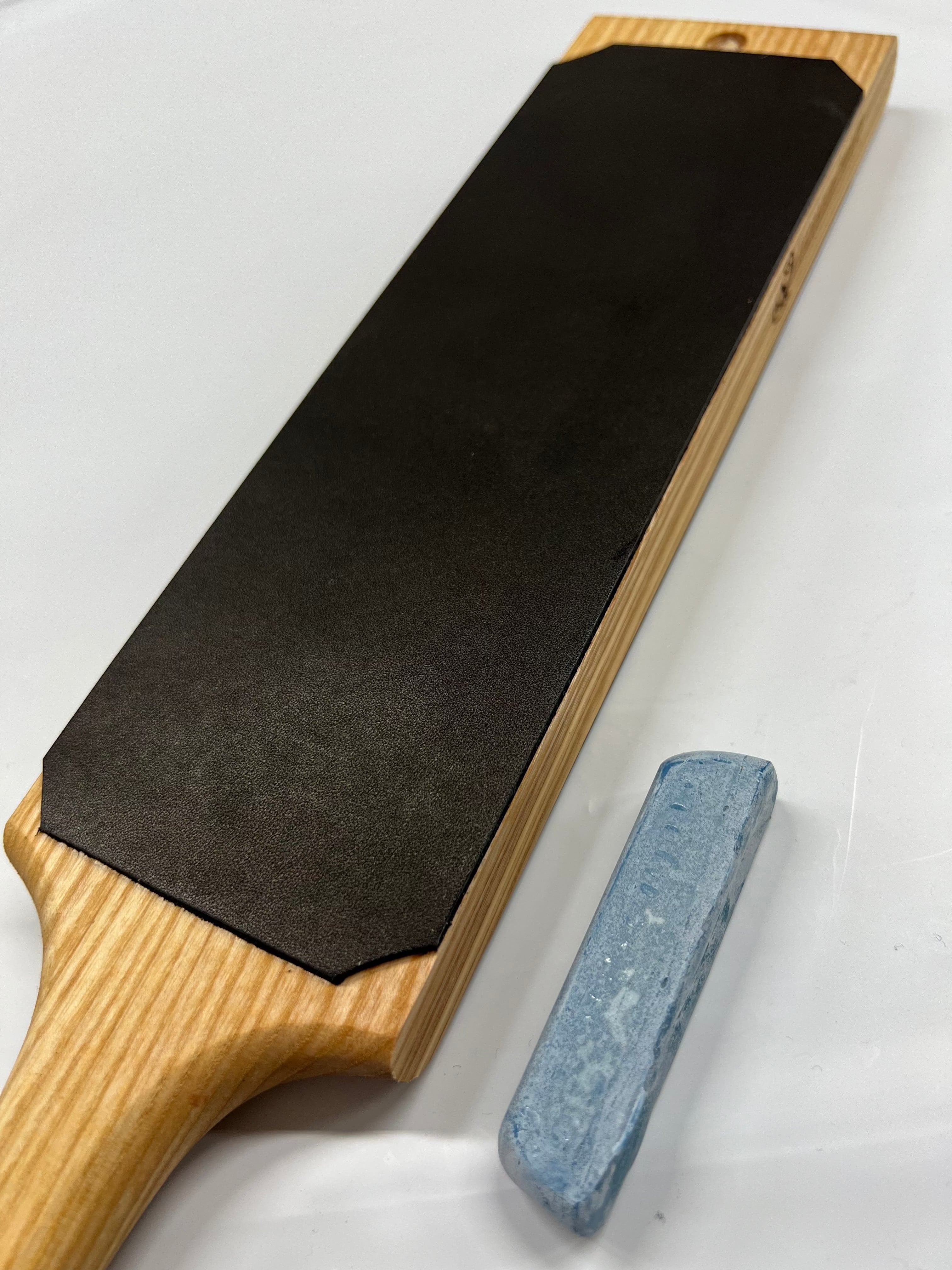 Kaksipuolinen nahkastroppi 230x80 saarnipuulla, sisältää hiomatahnan LS1P1