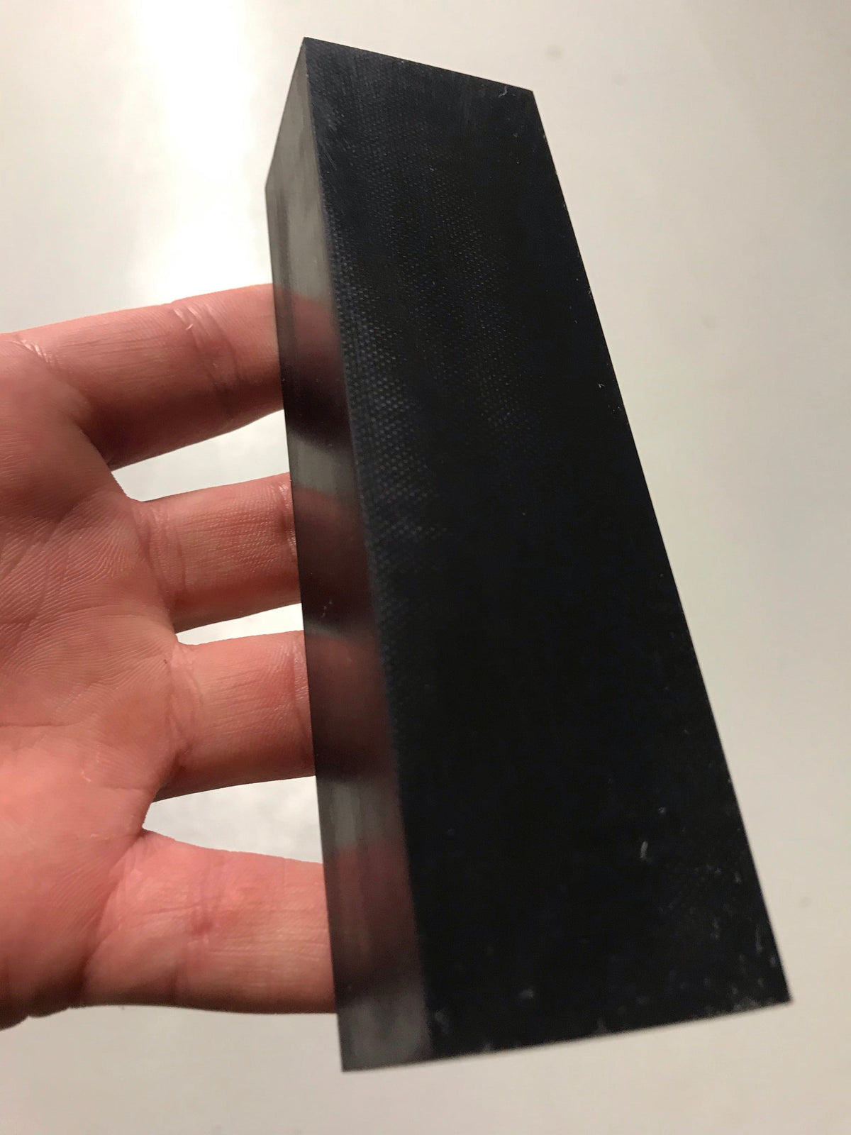 G10-lohko musta