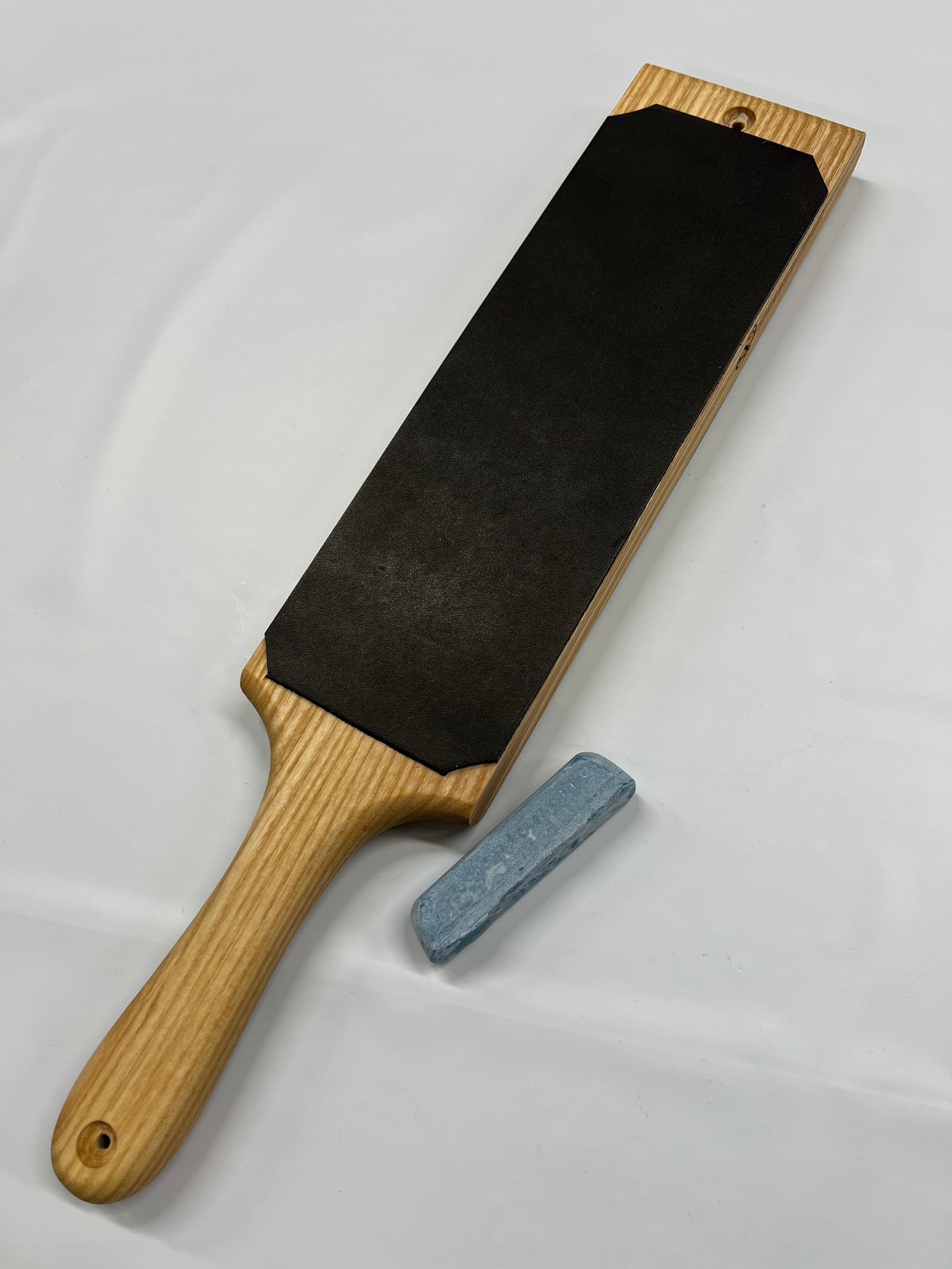 Kaksipuolinen nahkastroppi 230x80 saarnipuulla, sisältää hiomatahnan LS1P1