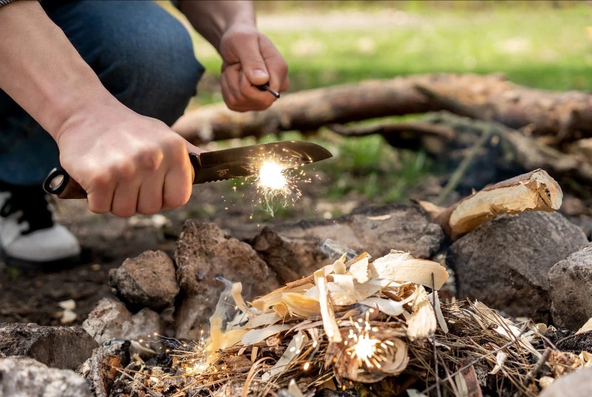 BSH4 Dusk-kit Bushcraft-puukonterä ruuveilla