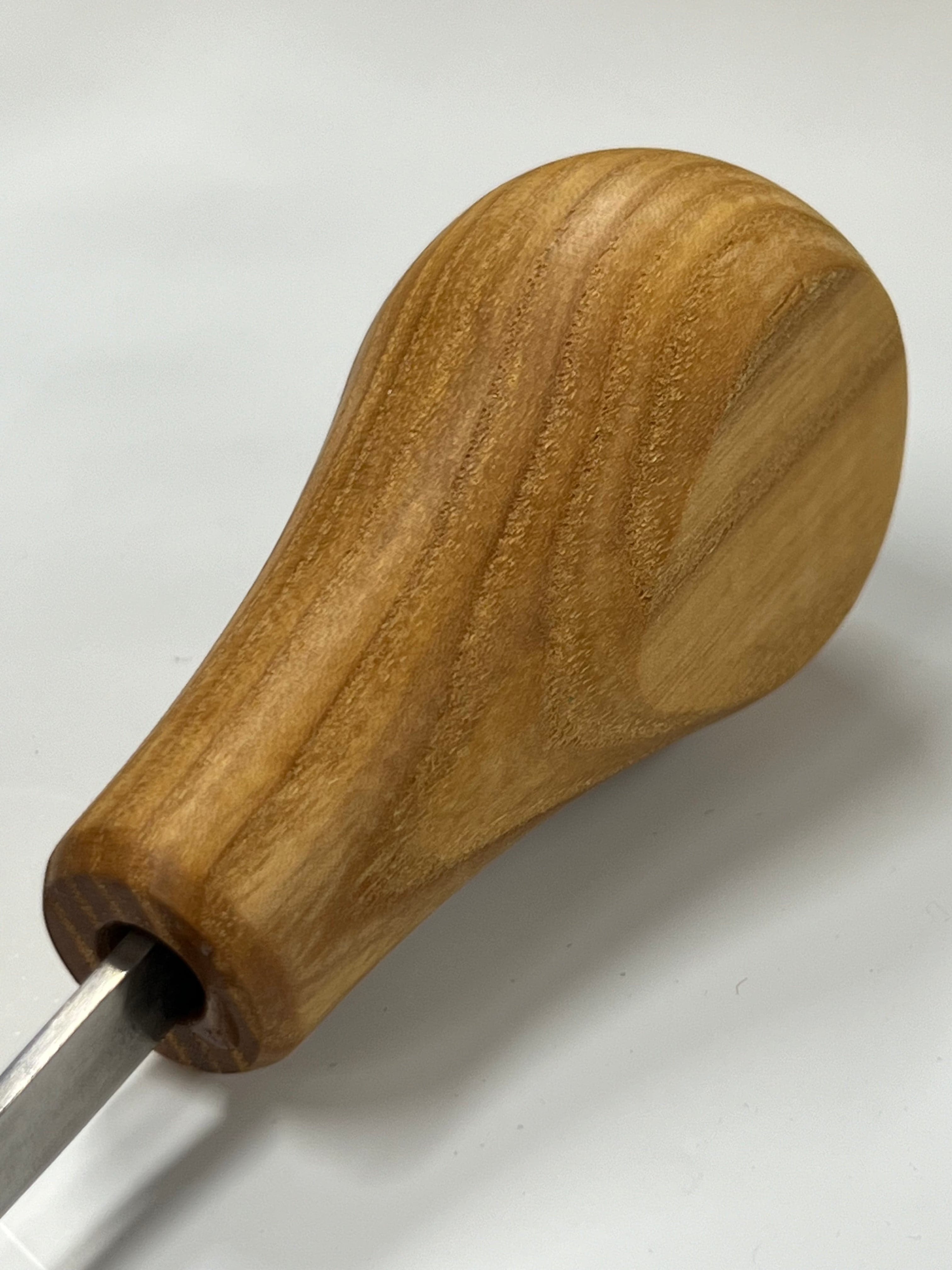 Puuntyöstötaltta 75x1 mm suora tasataltta P1/01 pallokahvalla