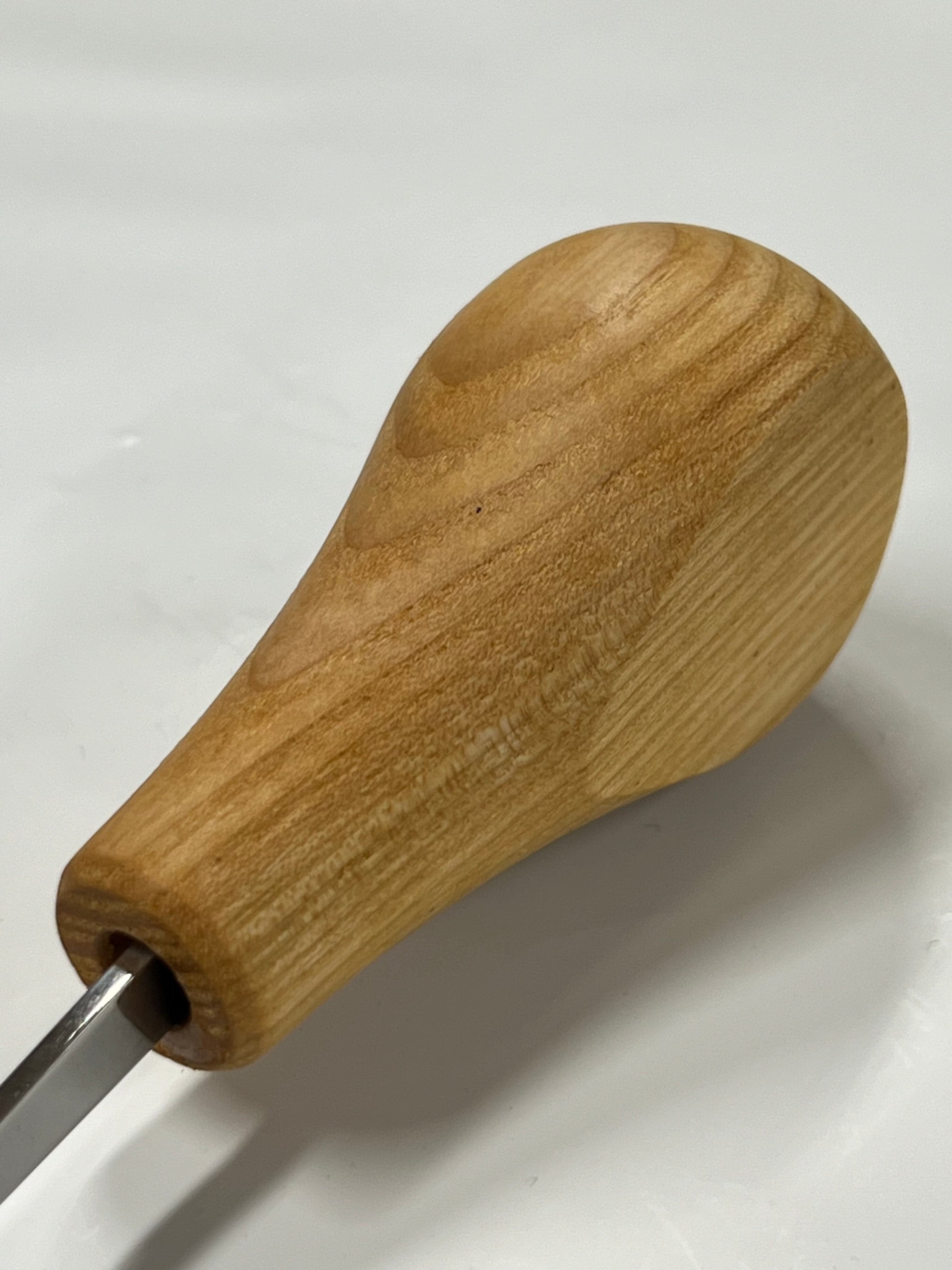 Puuntyöstötaltta 75x2 mm suora litteä taltta P1/02 pallokahvalla