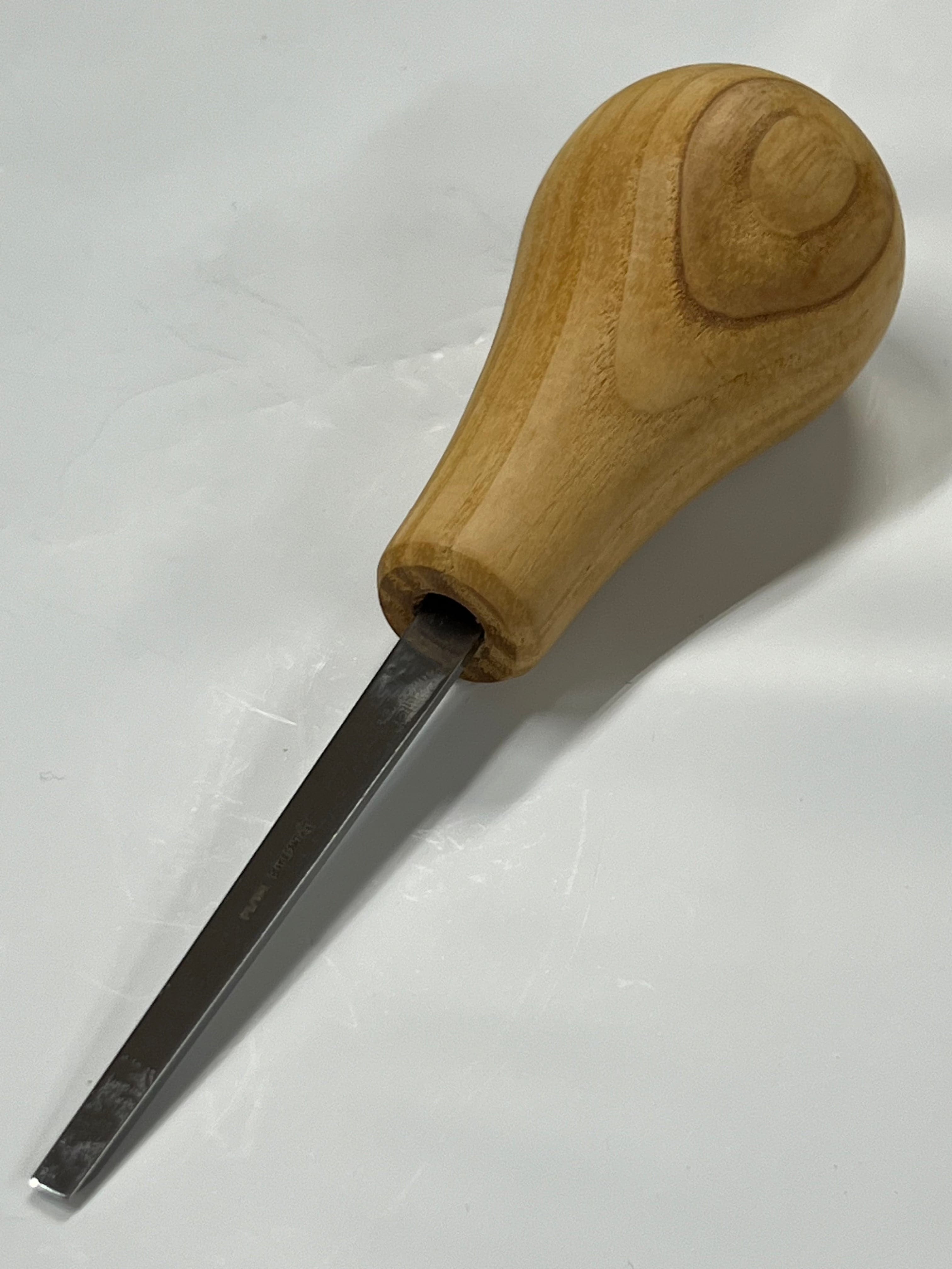 Puunveistotaltta 75x4 mm suora tasataltta P1/04 pallokahvalla