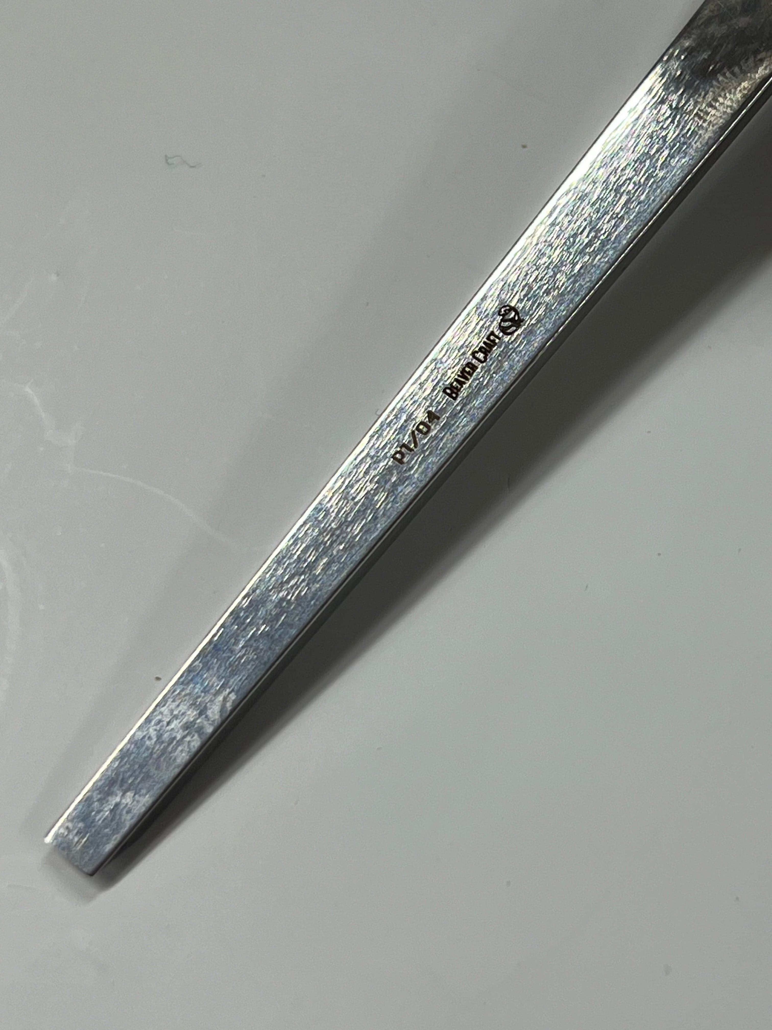 Puunveistotaltta 75x4 mm suora tasataltta P1/04 pallokahvalla