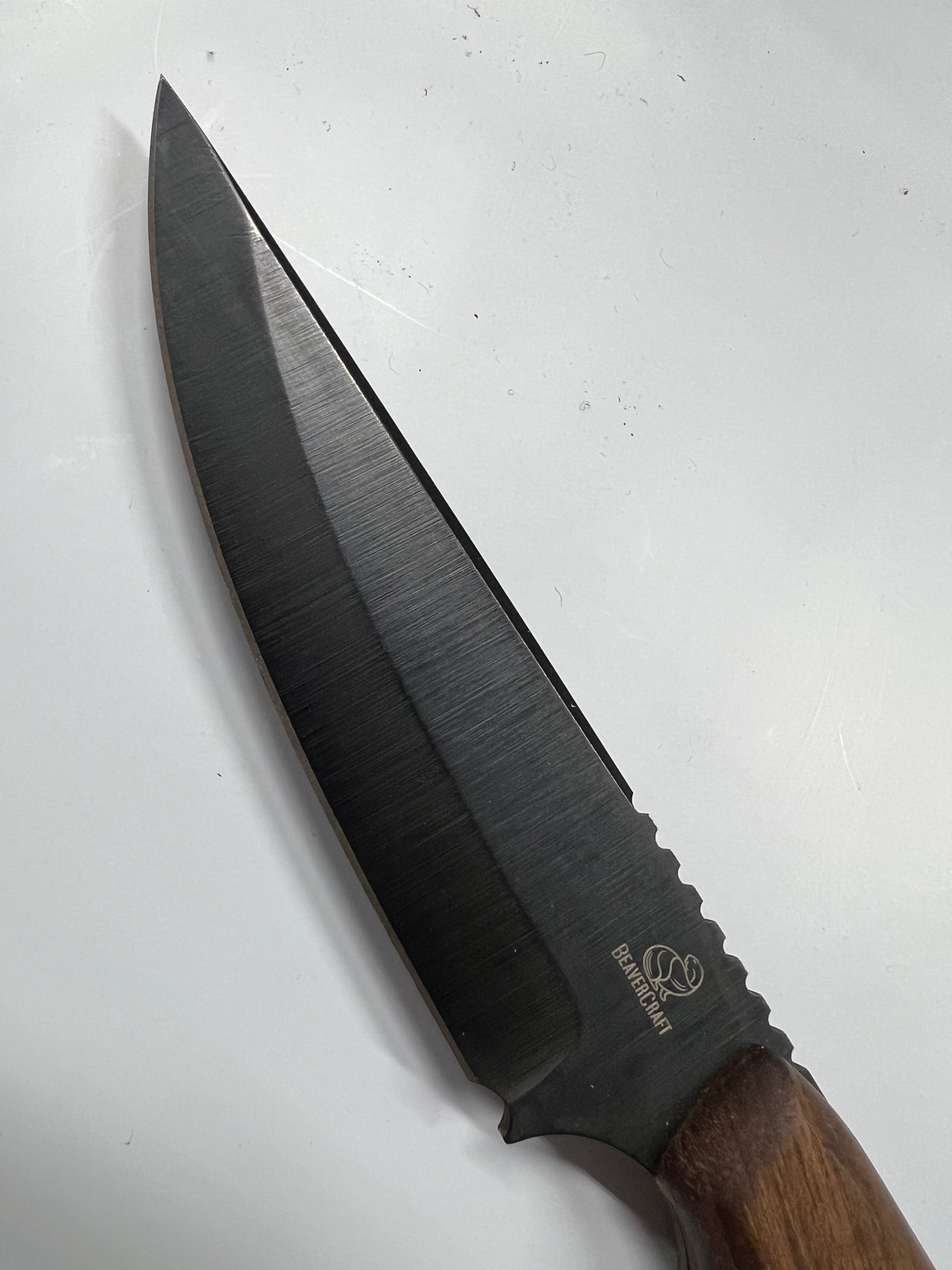 Ukrainalainen metsästysveitsi HGK6 nahkatupella