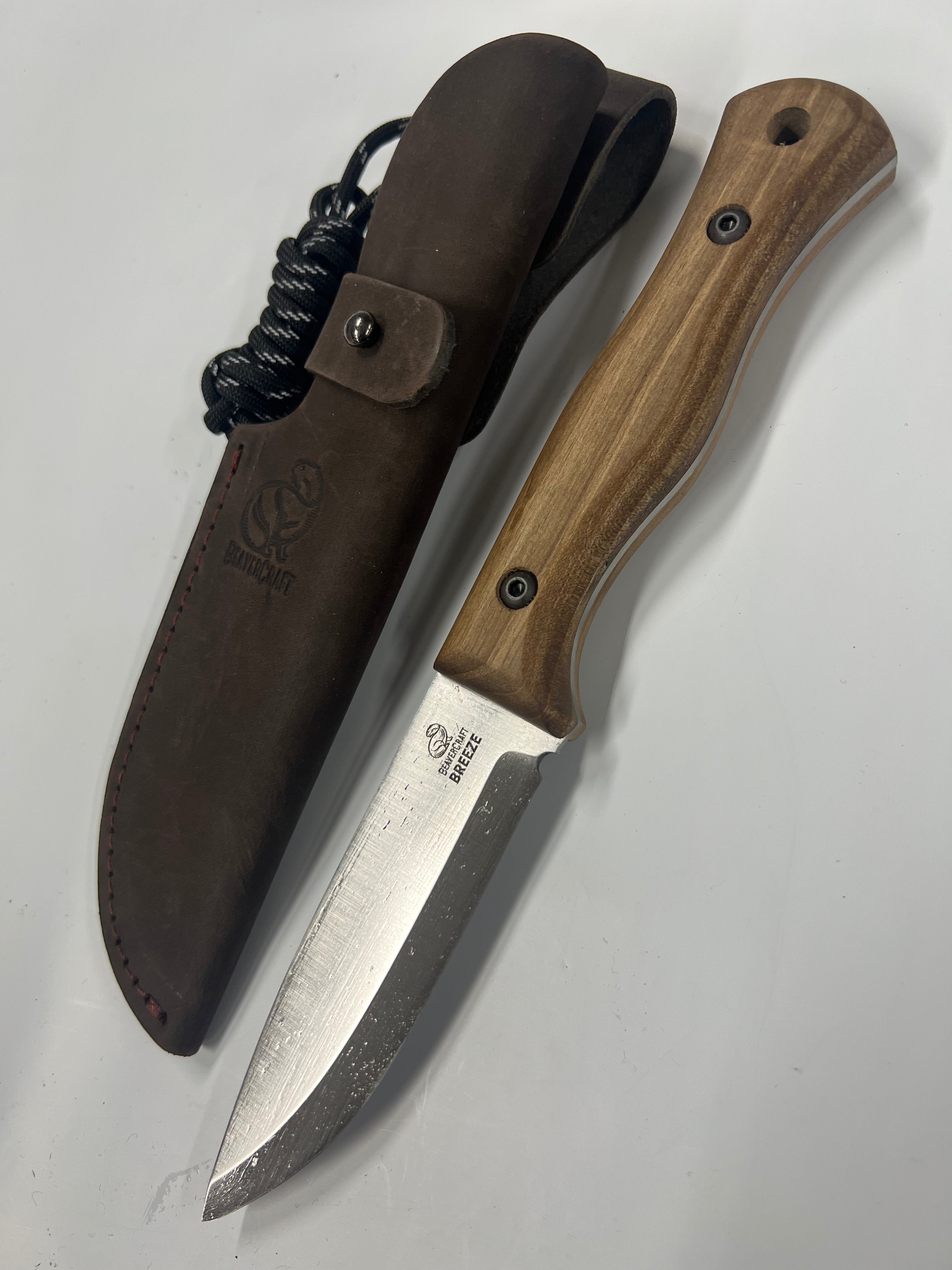 Bushcraft-veitsi BSH6 nahkatupella