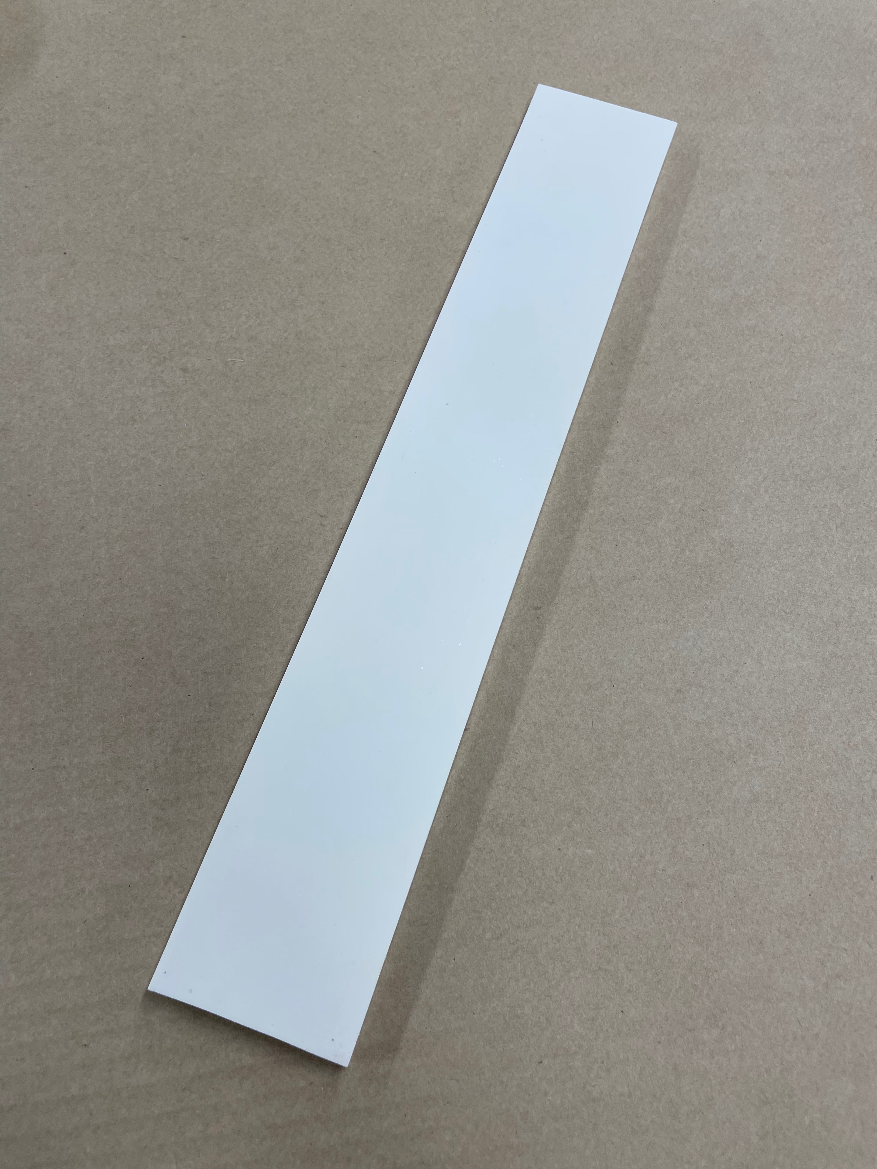 Elforyn - Norsunluunvärinen (Ivory) - Levy 8x50x305mm