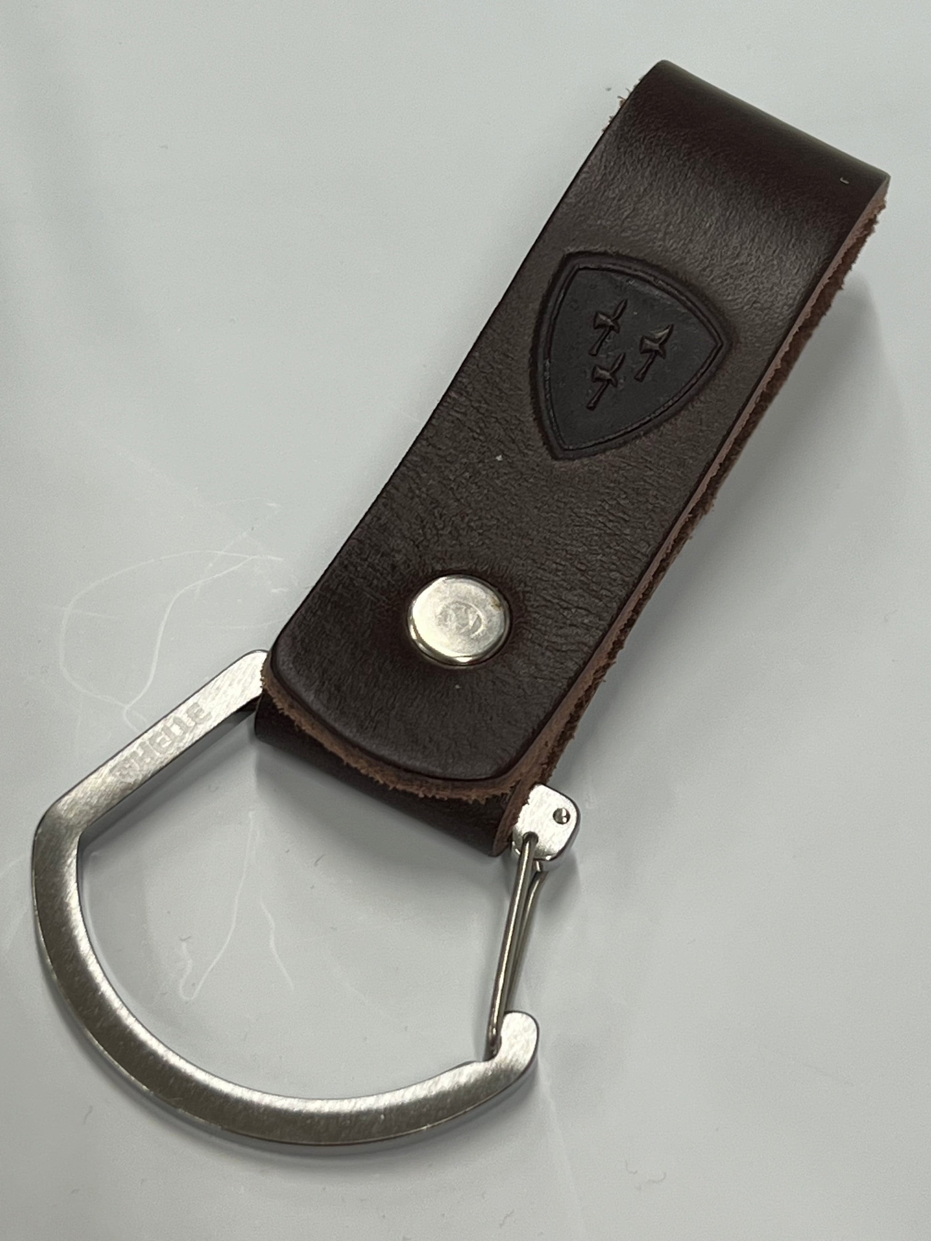 Helle Clip -vyökiinnike tuppeen