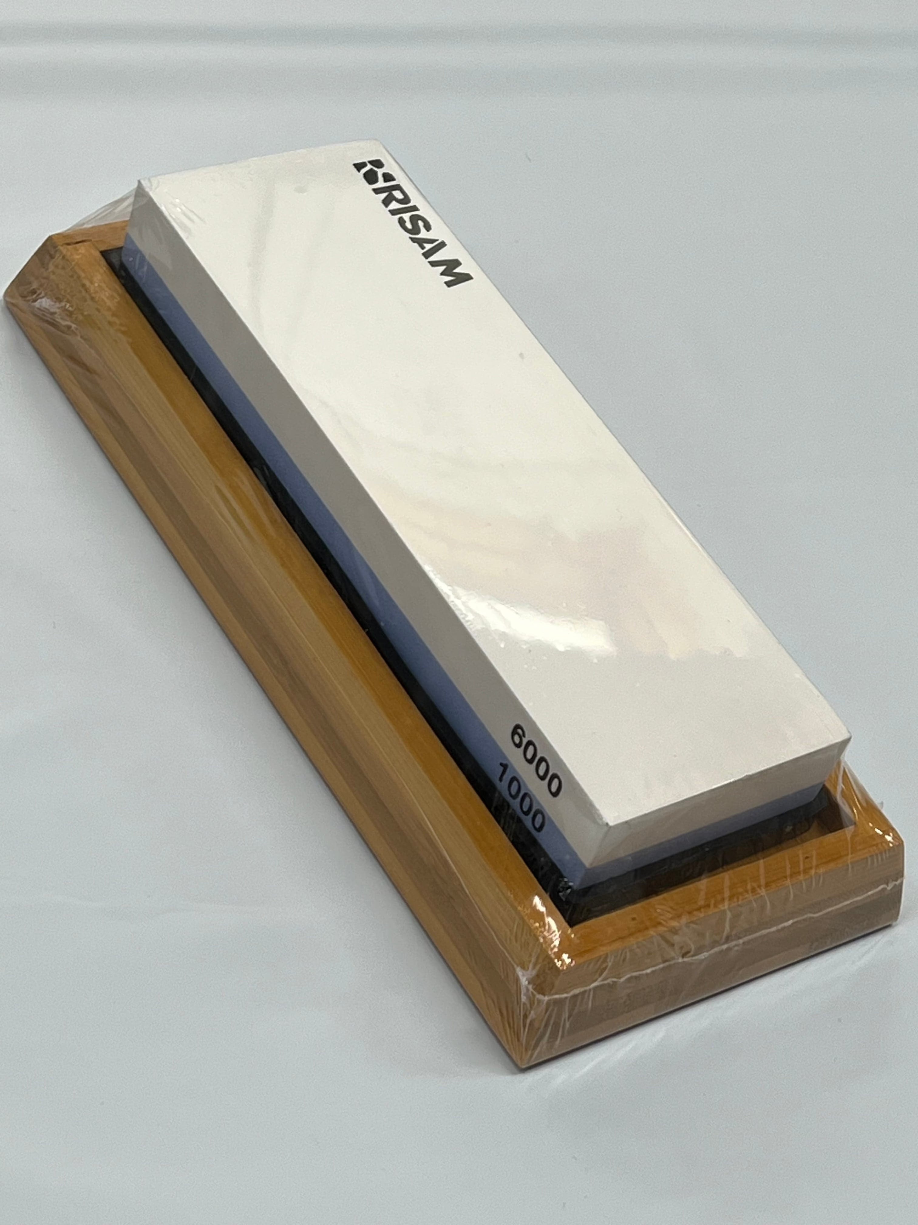 Japanilainen kaksoishiomakivi (whetstone) bambualustalla 1000/6000 RW018