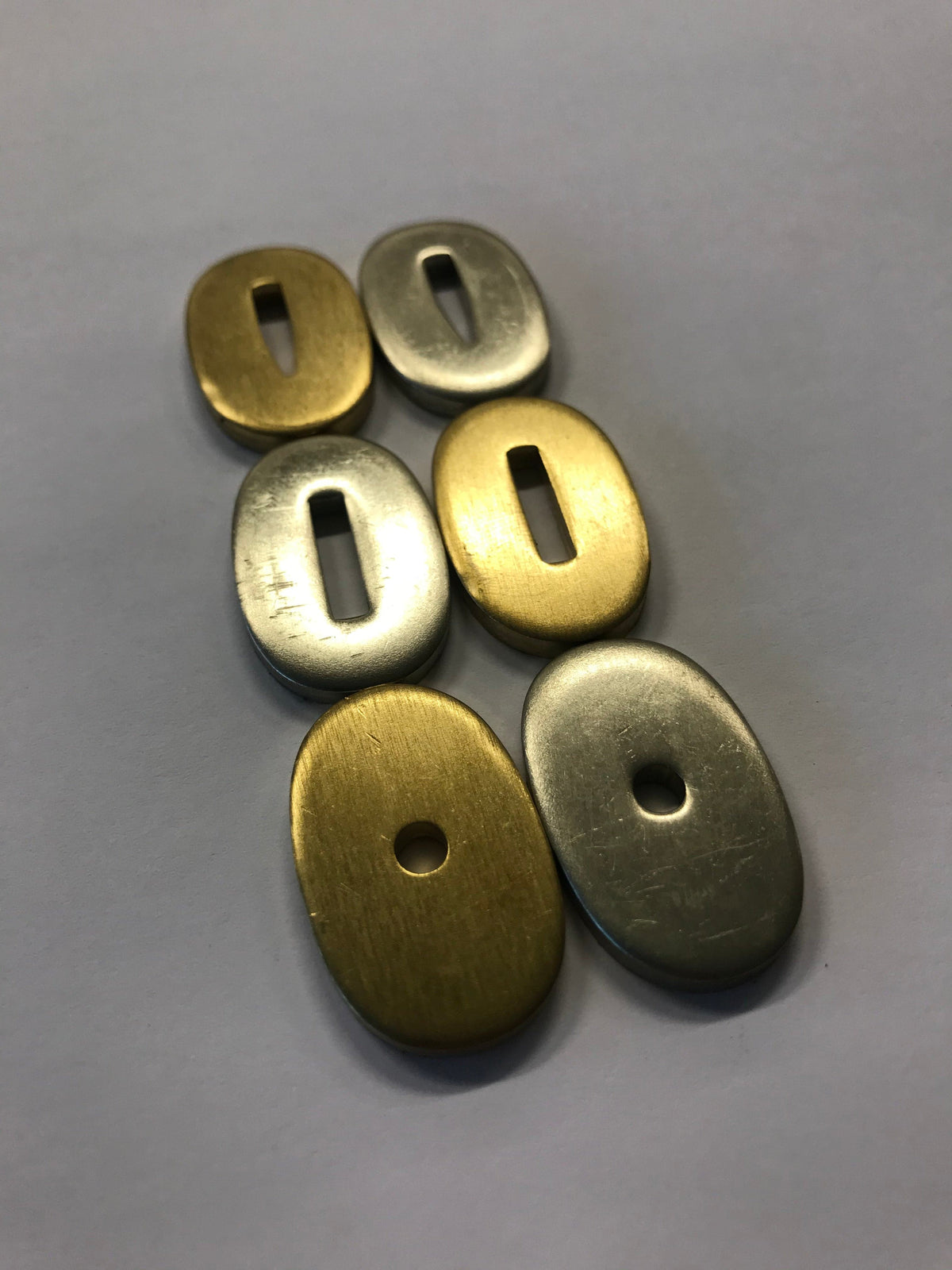 Holkit ja päätykappaleet 19x30mm