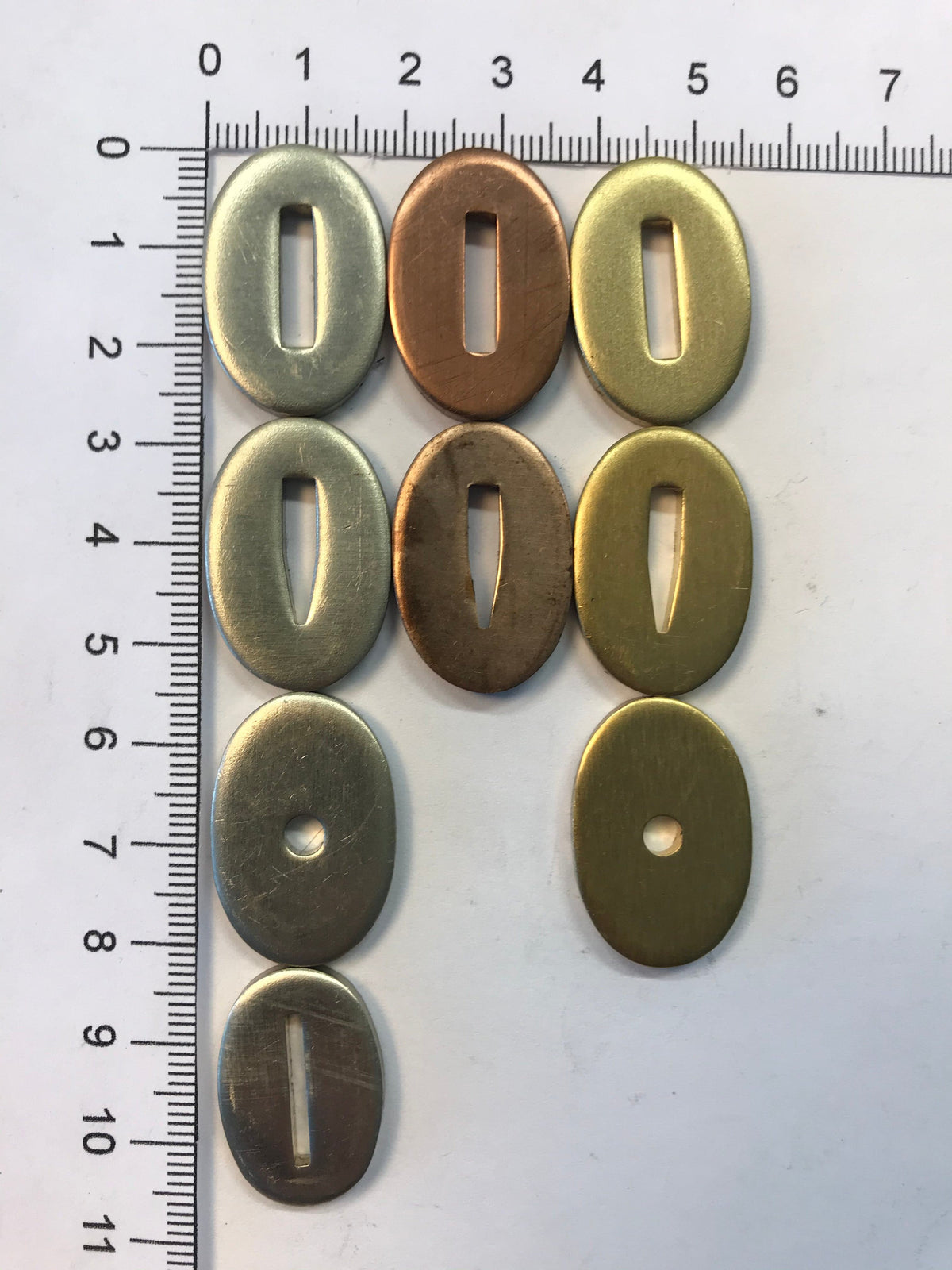 Holkki ja päätylevyt 18x27mm