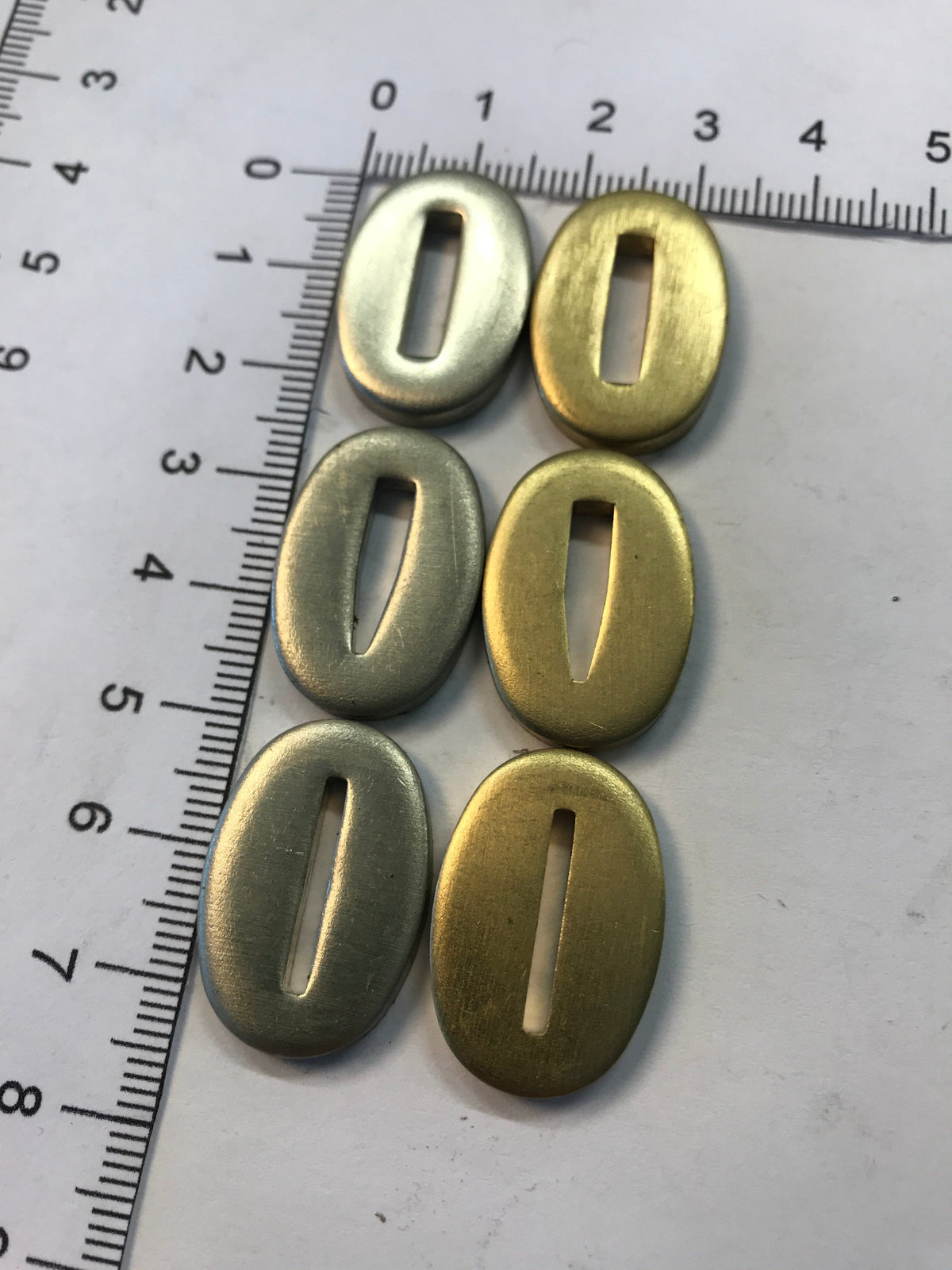 Helalevyt 16x24 mm