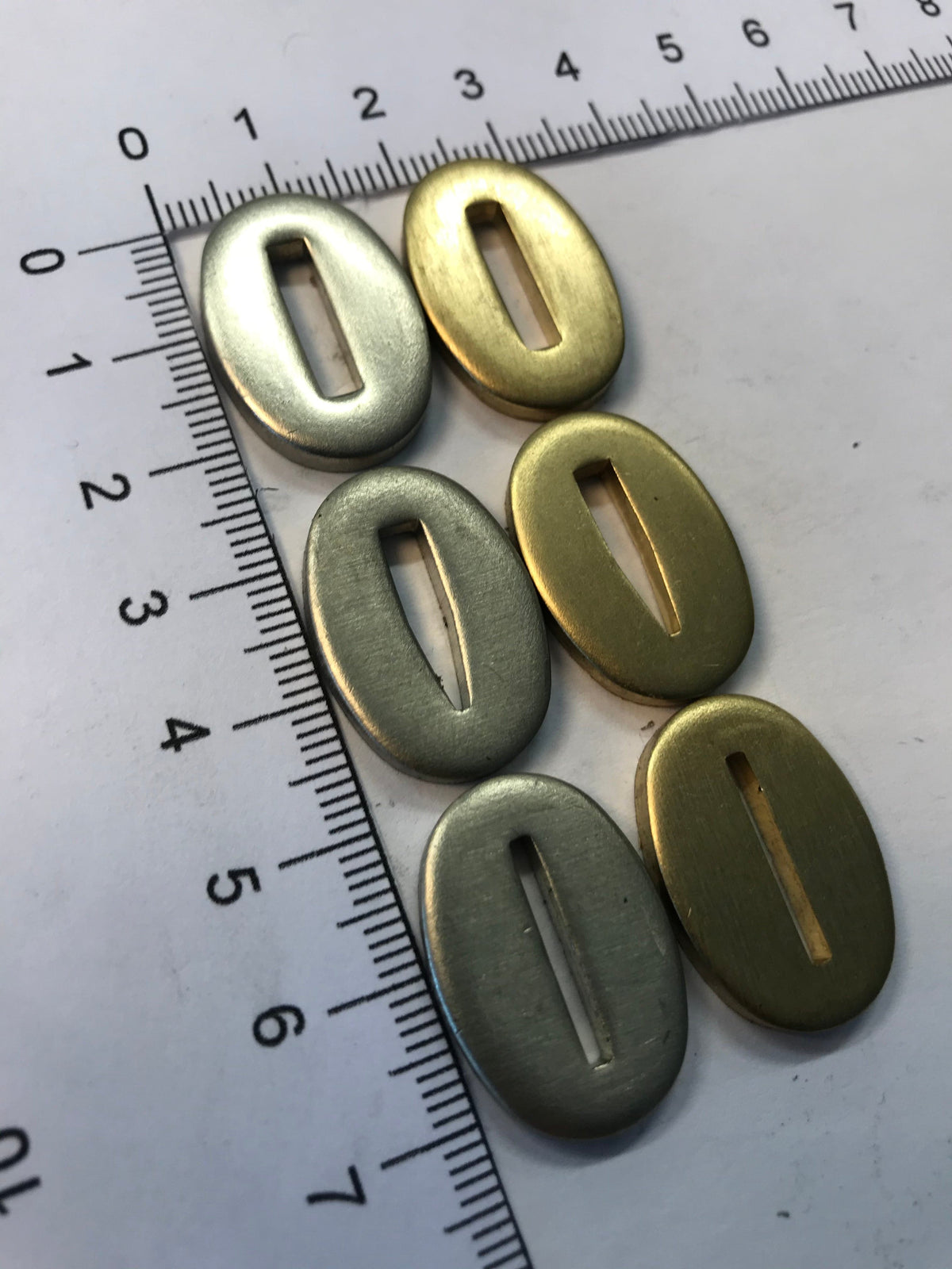 Helalevyt 16x24 mm