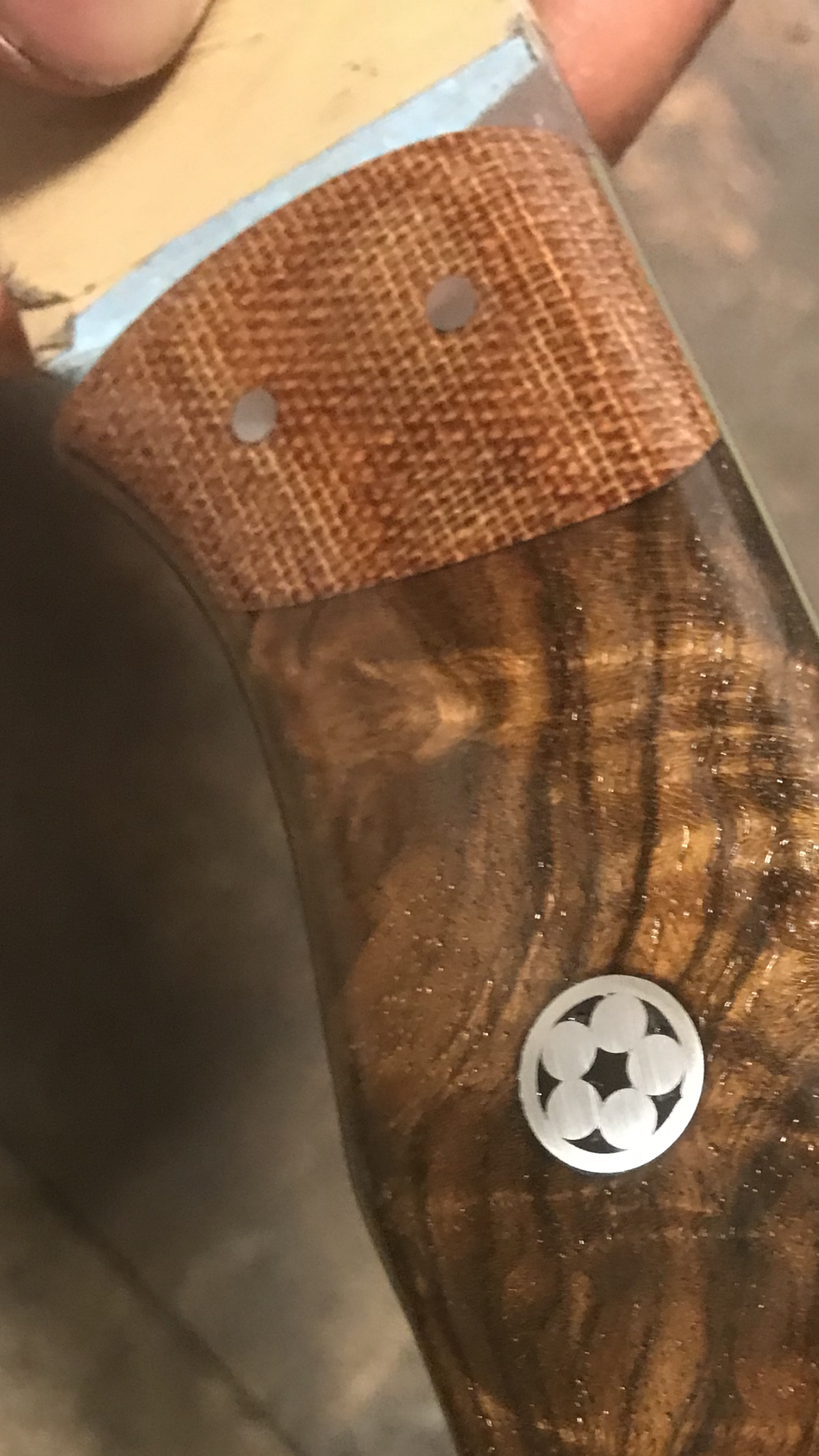Micarta-levy kahvamateriaaliksi