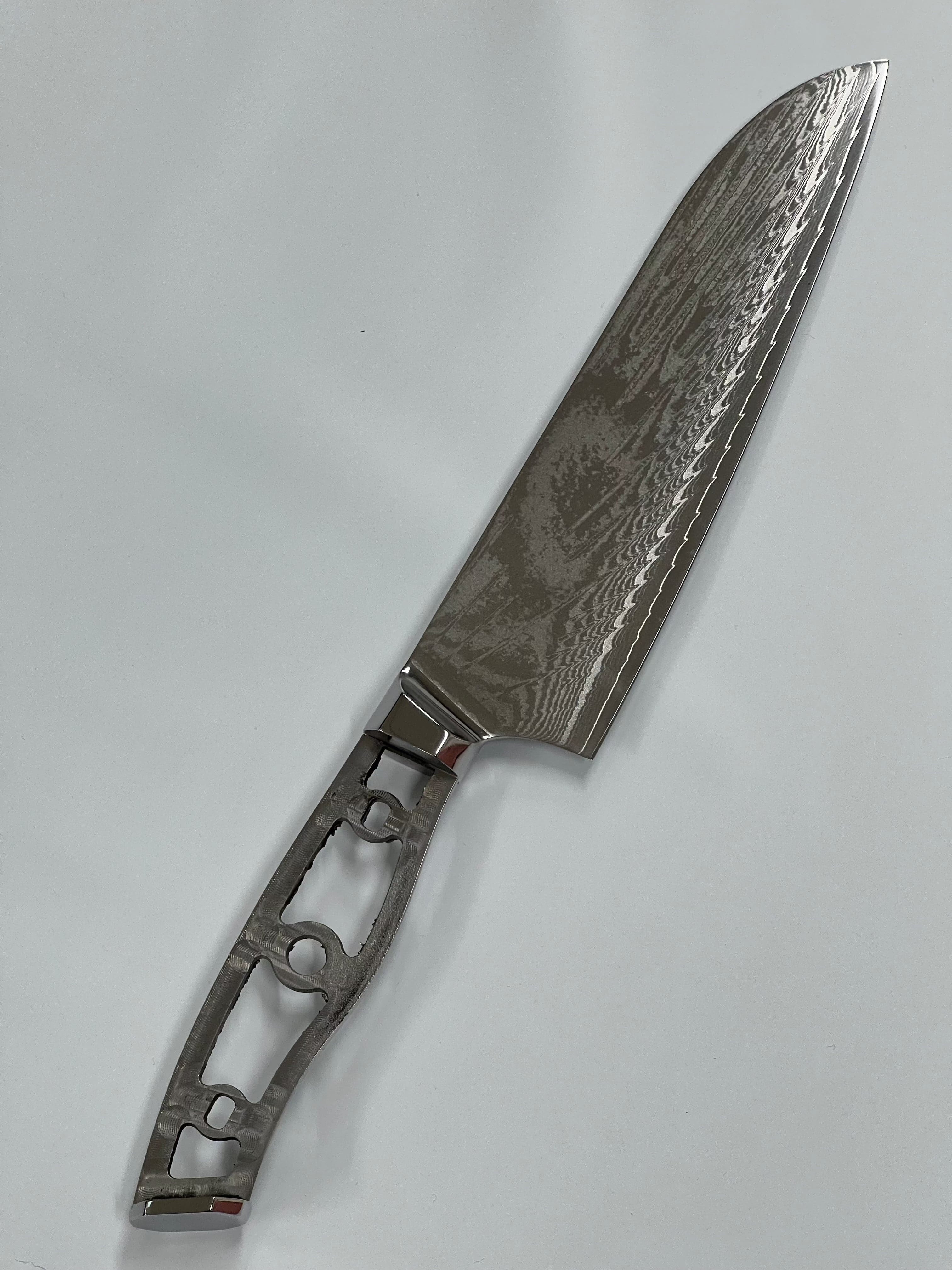 Santoku – AUS10 damaskiteräksinen kokkiveitsi 8", täysruoto ja helat