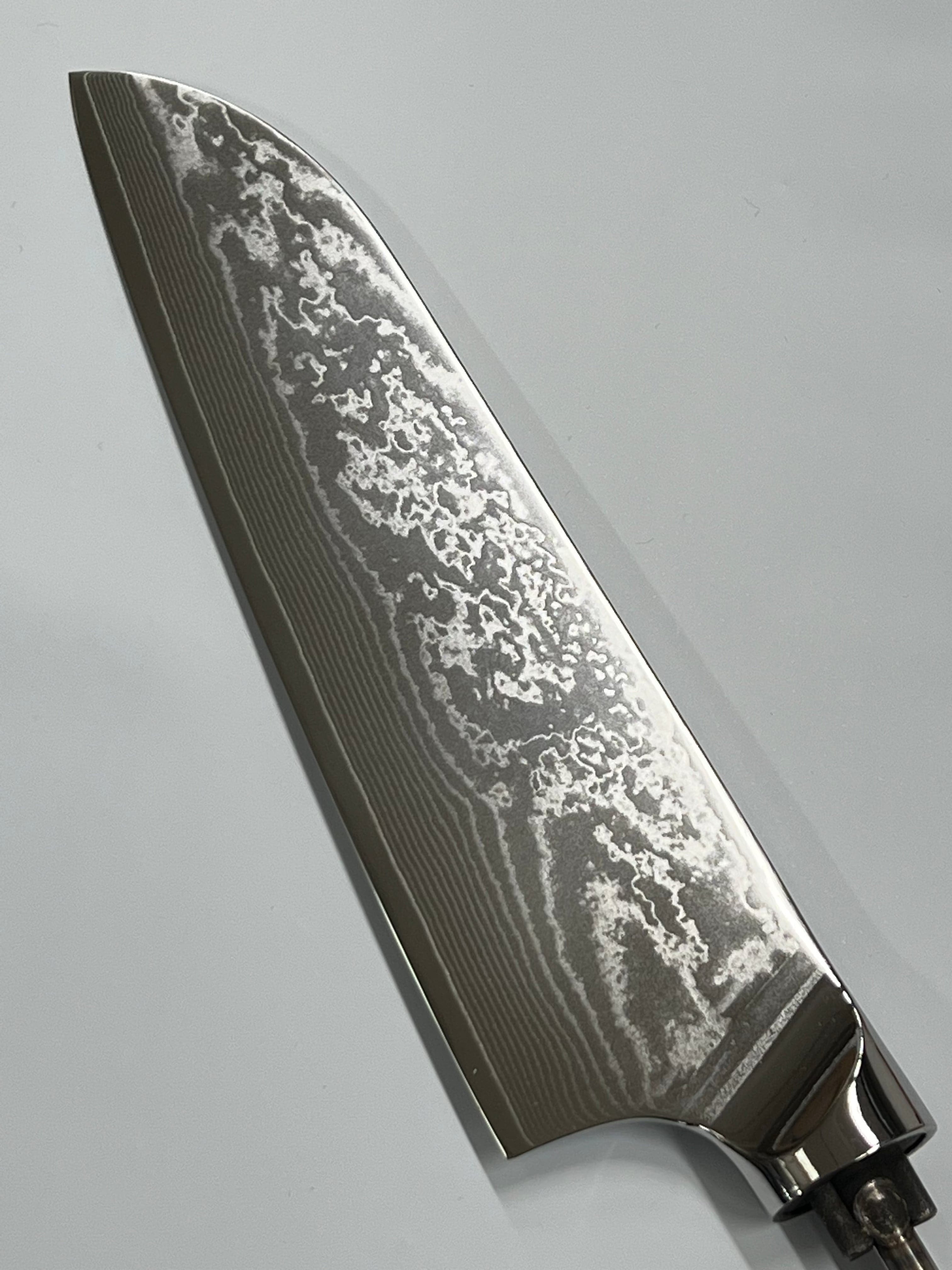 Santoku – Ruostumaton damaskiteräksinen kokkiveitsi 8", kierteinen piiloruoto