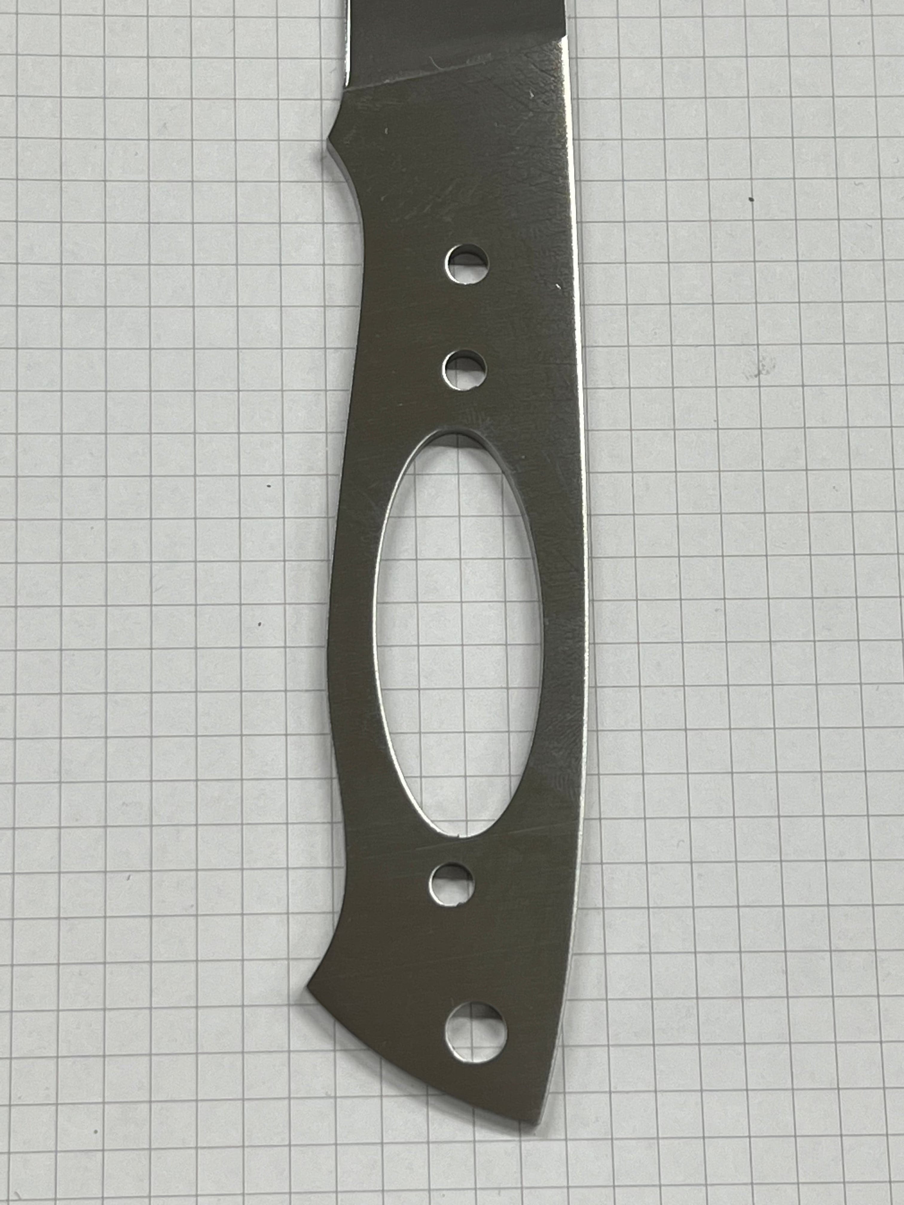 Brisa Trapper 95 Flat N690 ruostumaton terä