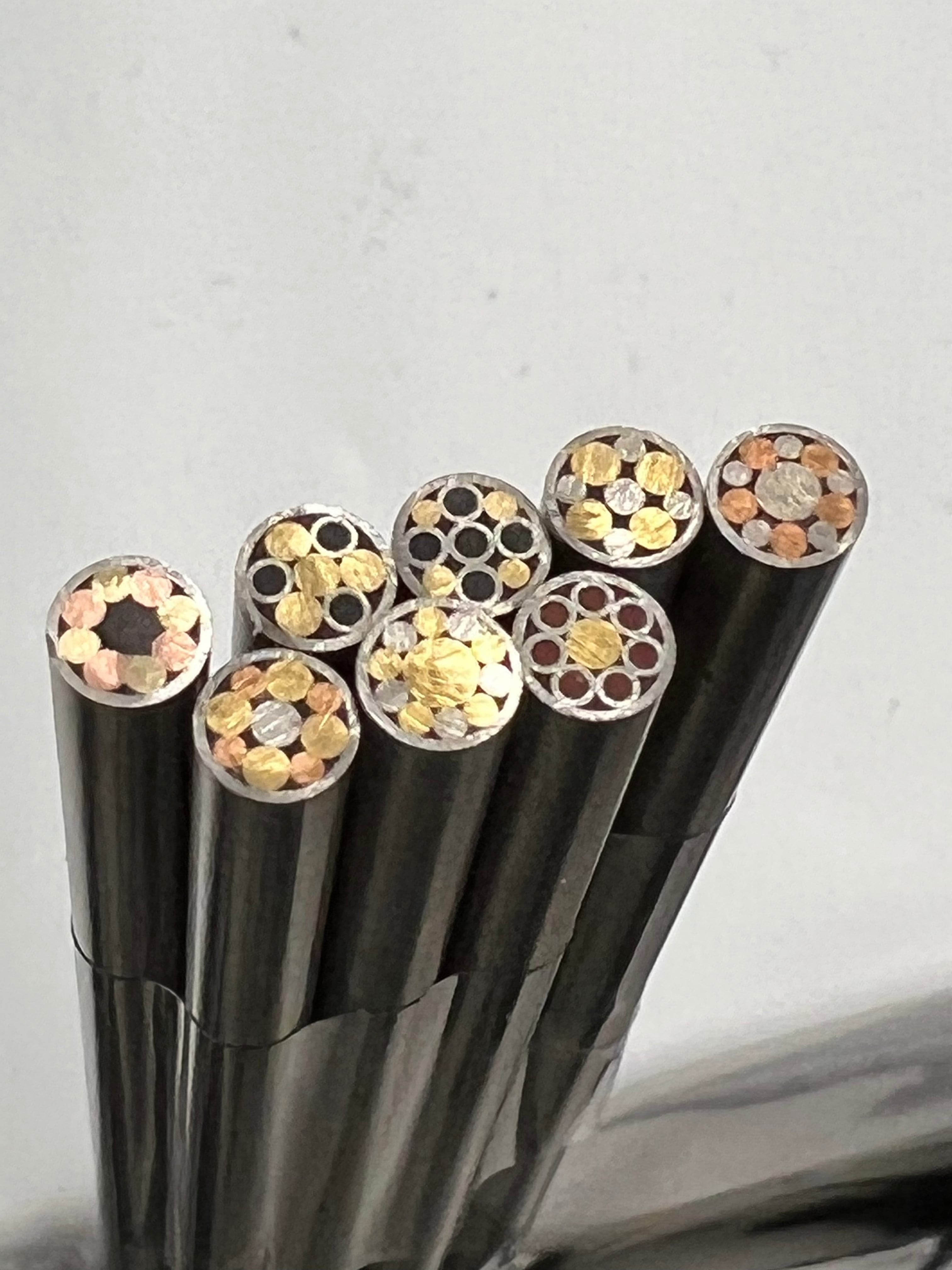 Mosaiikki-niitti 4 mm, varren koriste
