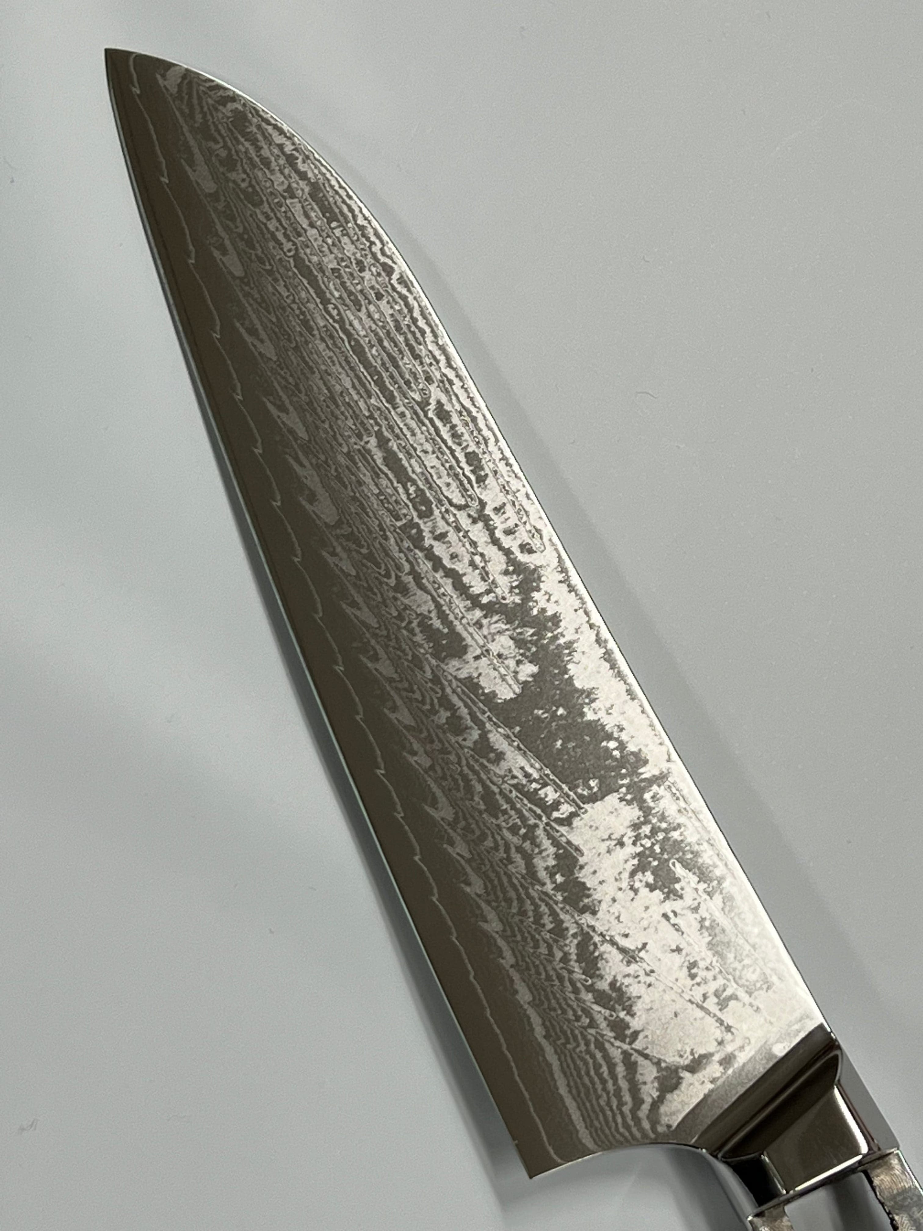 Santoku – AUS10 damaskiteräksinen kokkiveitsi 8", täysruoto ja helat