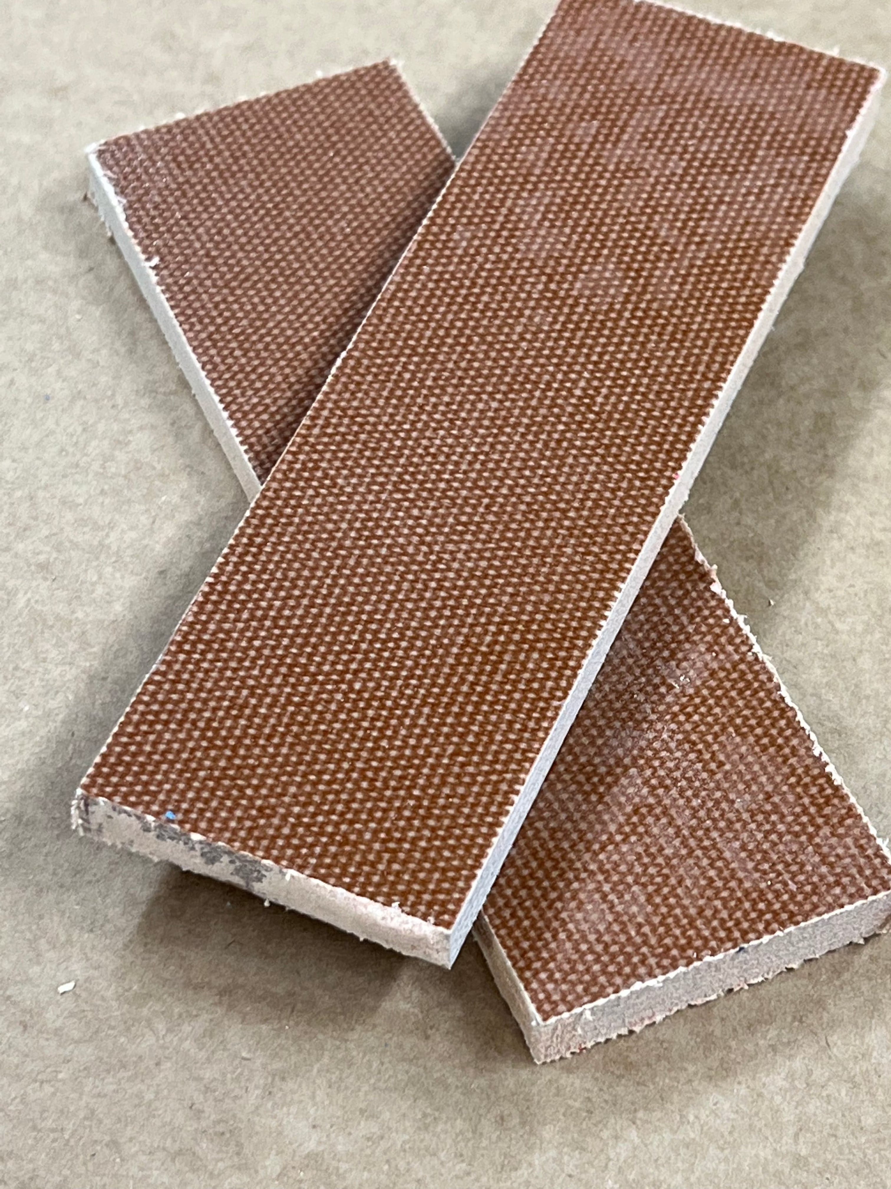 Micarta-levy kahvamateriaaliksi