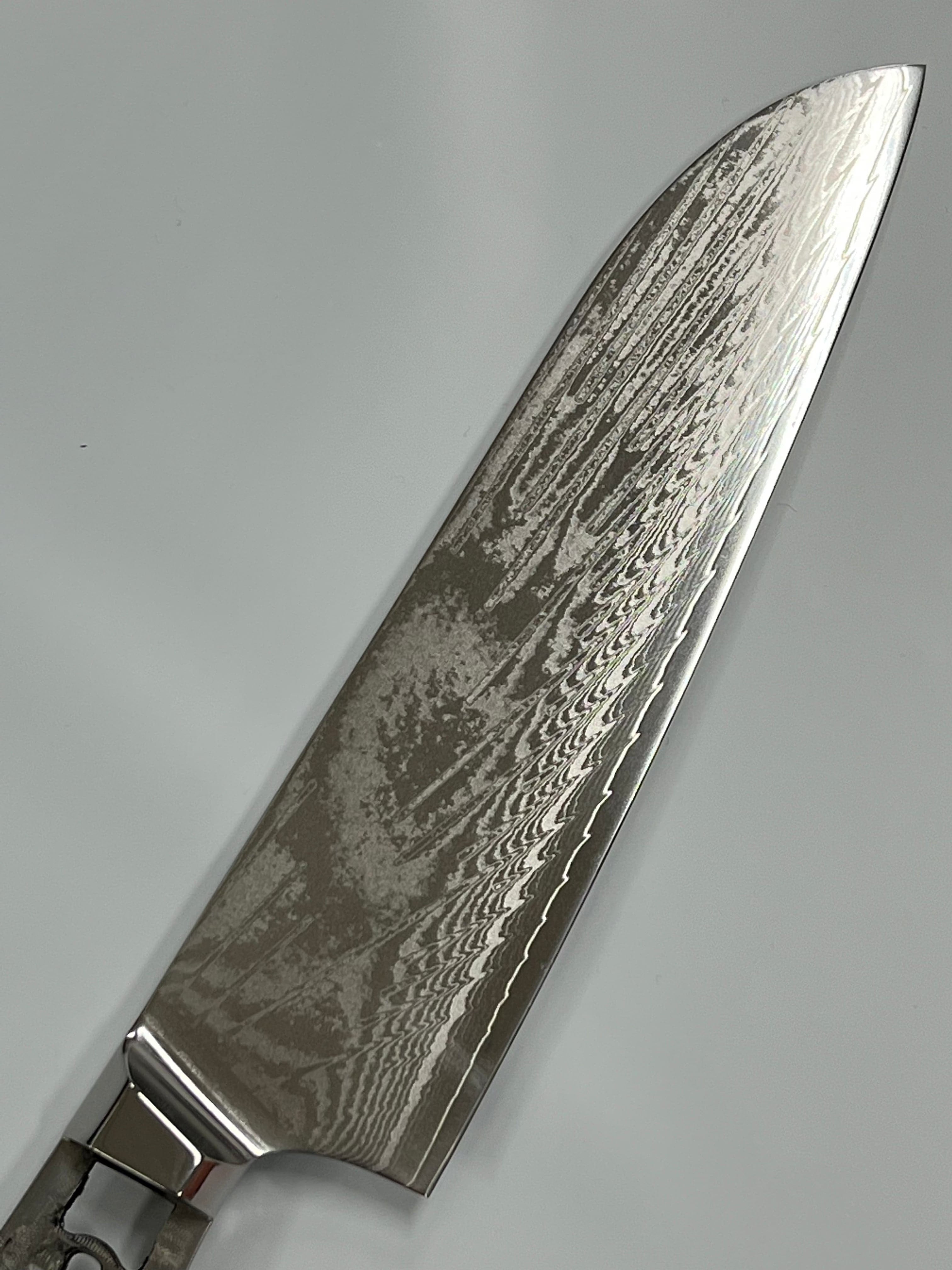 Santoku – AUS10 damaskiteräksinen kokkiveitsi 8", täysruoto ja helat